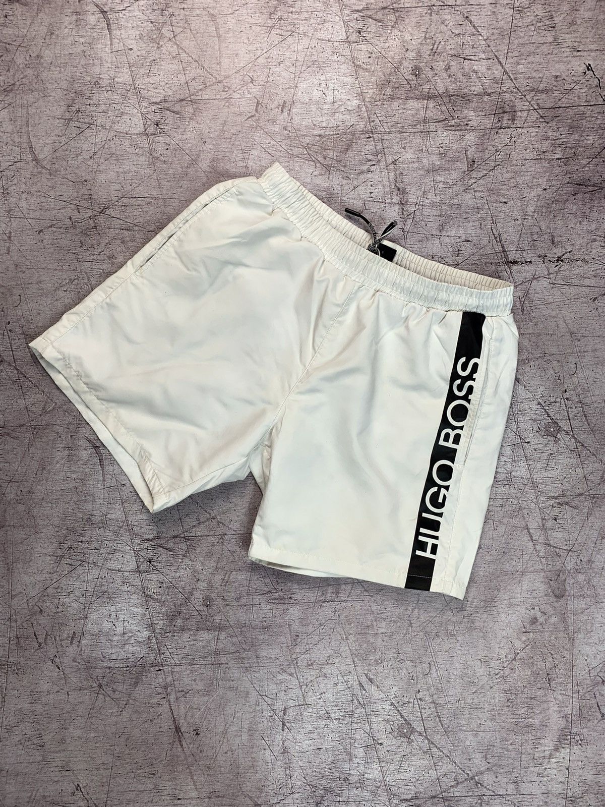 Hugo Boss Hugo Boss White Shorts Size US 30 / EU 46 - 1 Thumbnail