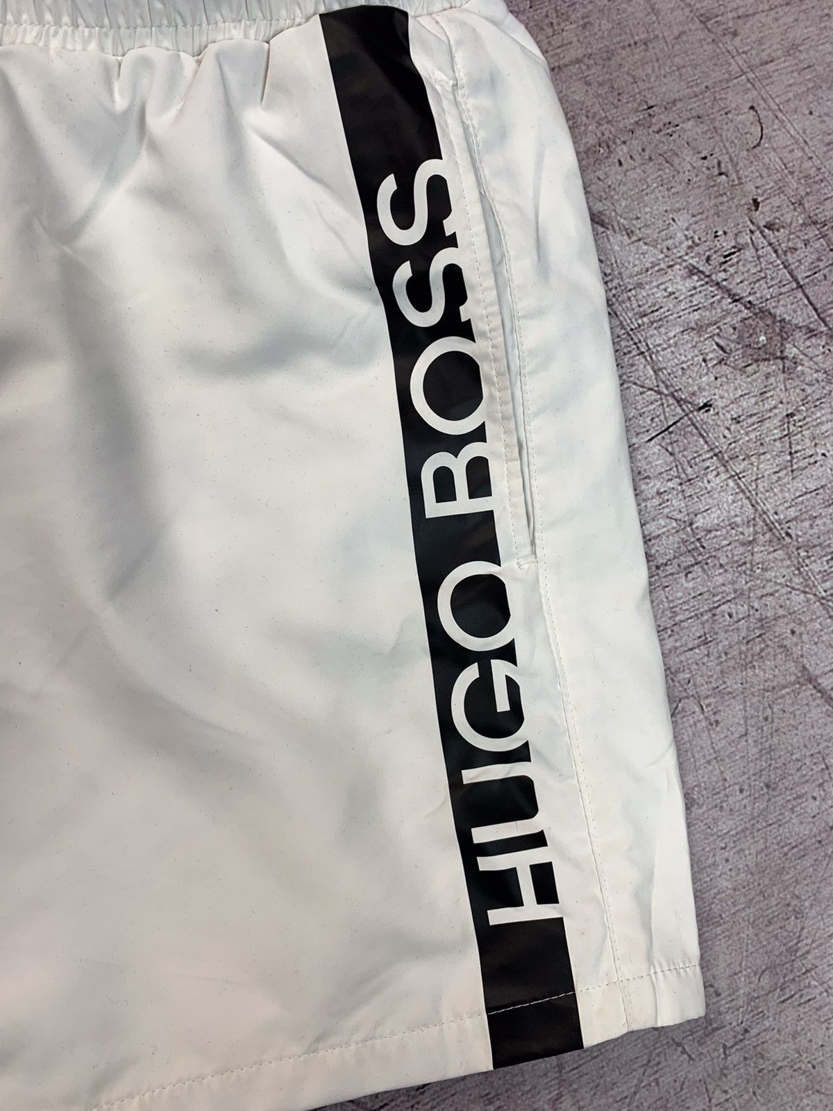 Hugo Boss Hugo Boss White Shorts Size US 30 / EU 46 - 7 Thumbnail