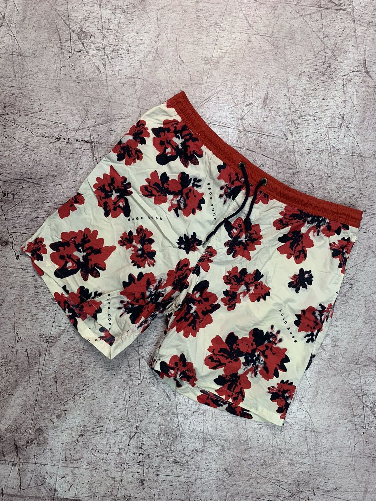 Hugo Boss Vintage Hugo Boss Mens Art Shorts Size US 36 / EU 52 - 1 Thumbnail