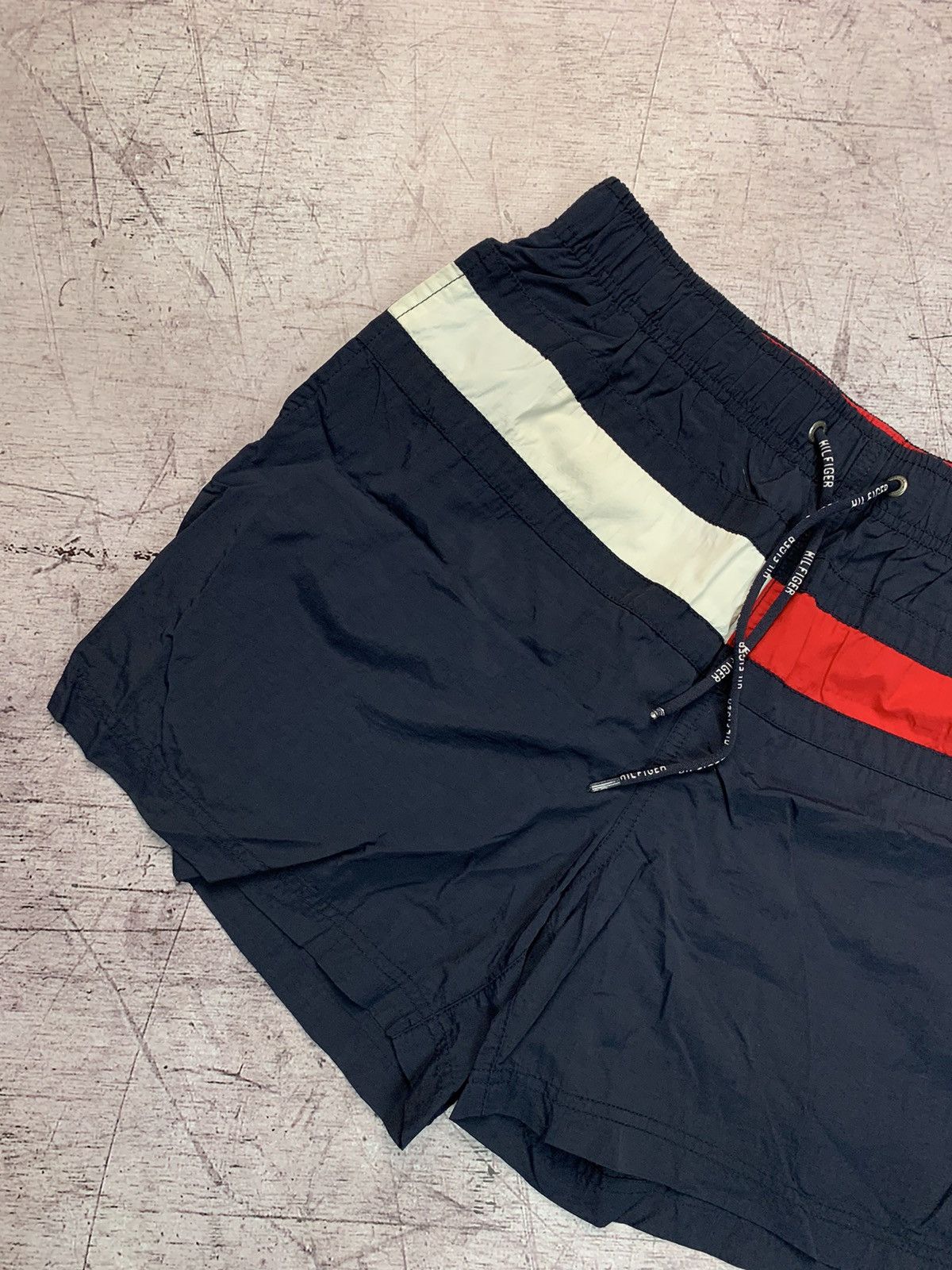Tommy Hilfiger Vintage Tommy Hilfiger Y2K Shorts Size US 32 / EU 48 - 2 Thumbnail