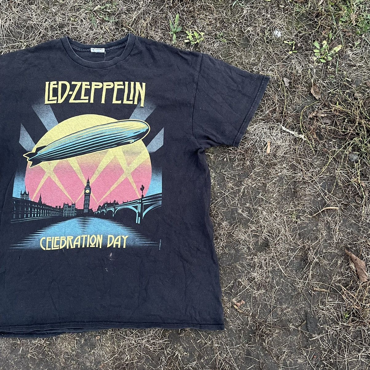 Vintage Vintage 90s Led Zeppelin Band Tee Sun Faded Graphic Grunge L Size US L / EU 52-54 / 3 - 3 Thumbnail