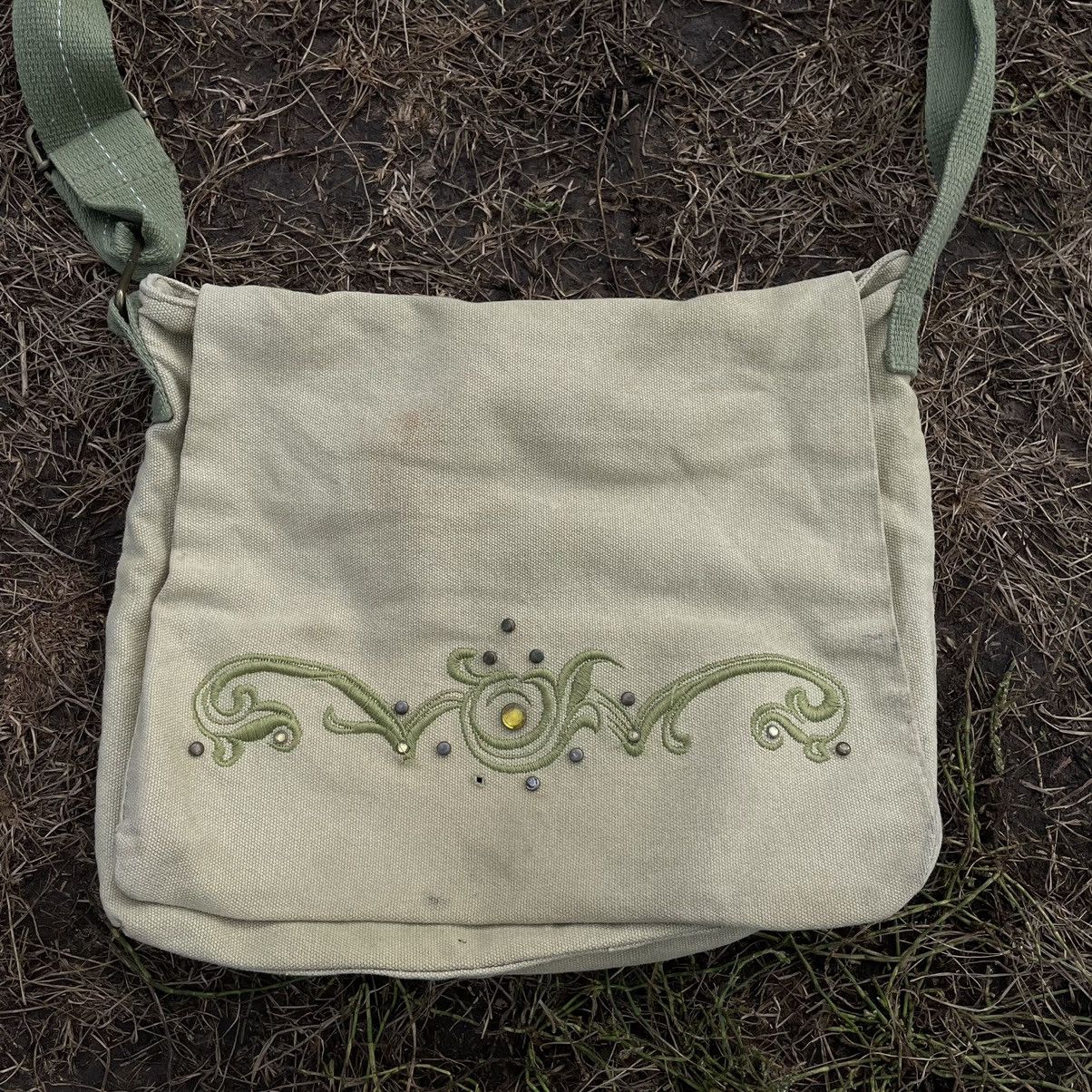 Vintage Vintage Y2K Cream Embroidered Crossbody Bag Indie Slim OS Size ONE SIZE - 2 Thumbnail
