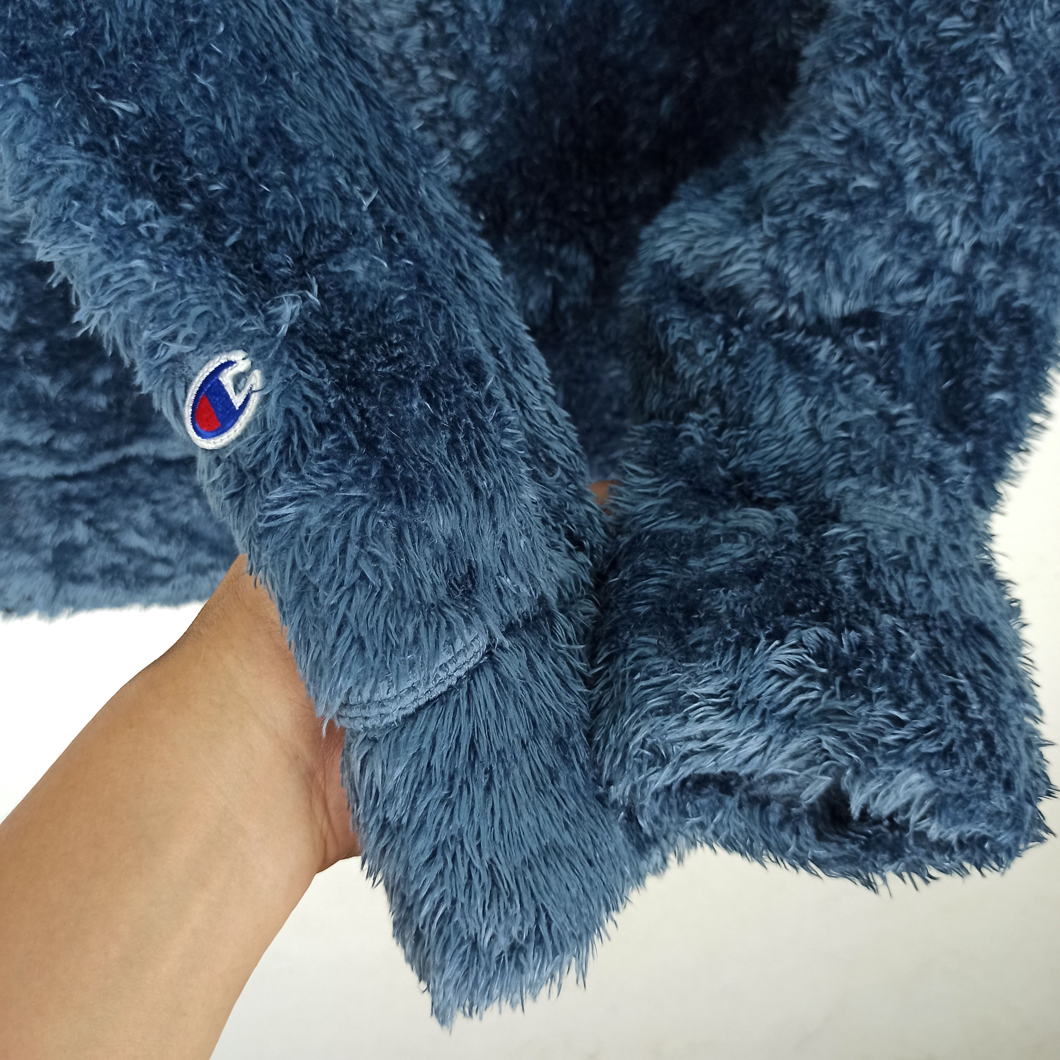 Champion Rare🔥 Champion Faux Fur Sweatshirt very soft Size US M / EU 48-50 / 2 - 4 Thumbnail