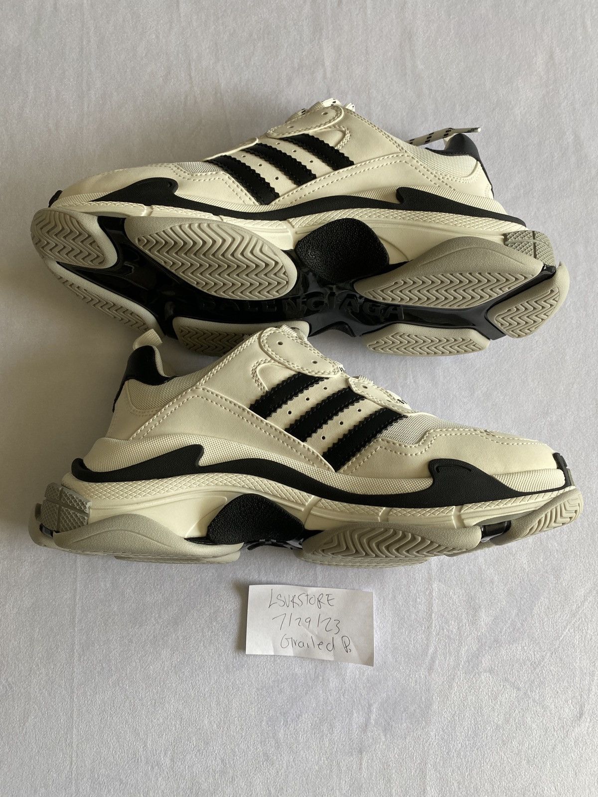 Adidas × Balenciaga Balenciaga adidas Triple S Sneaker White 42 9US Gently Used Size US 9 / EU 42 - 4 Thumbnail