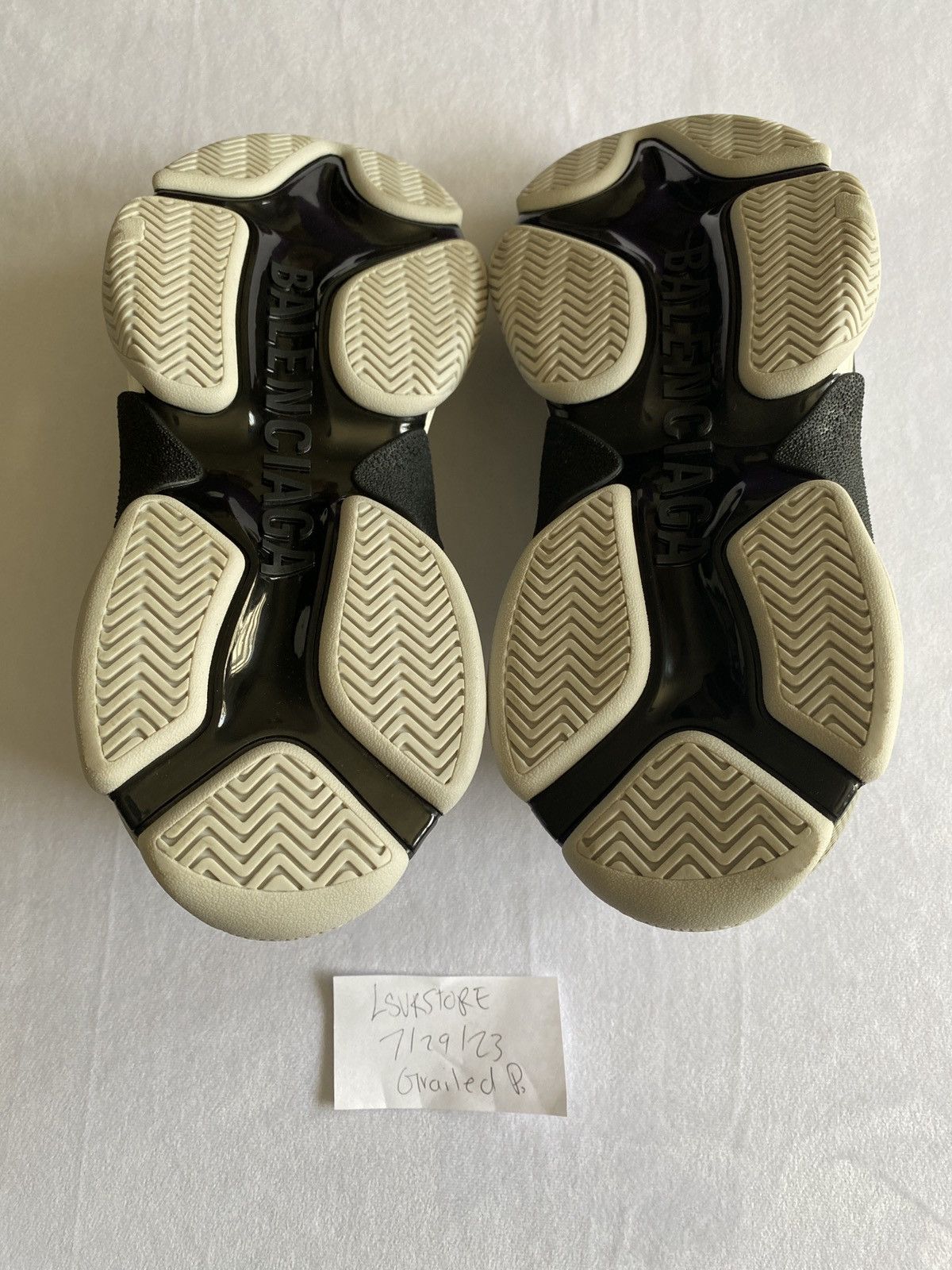 Adidas × Balenciaga Balenciaga adidas Triple S Sneaker White 42 9US Gently Used Size US 9 / EU 42 - 6 Thumbnail