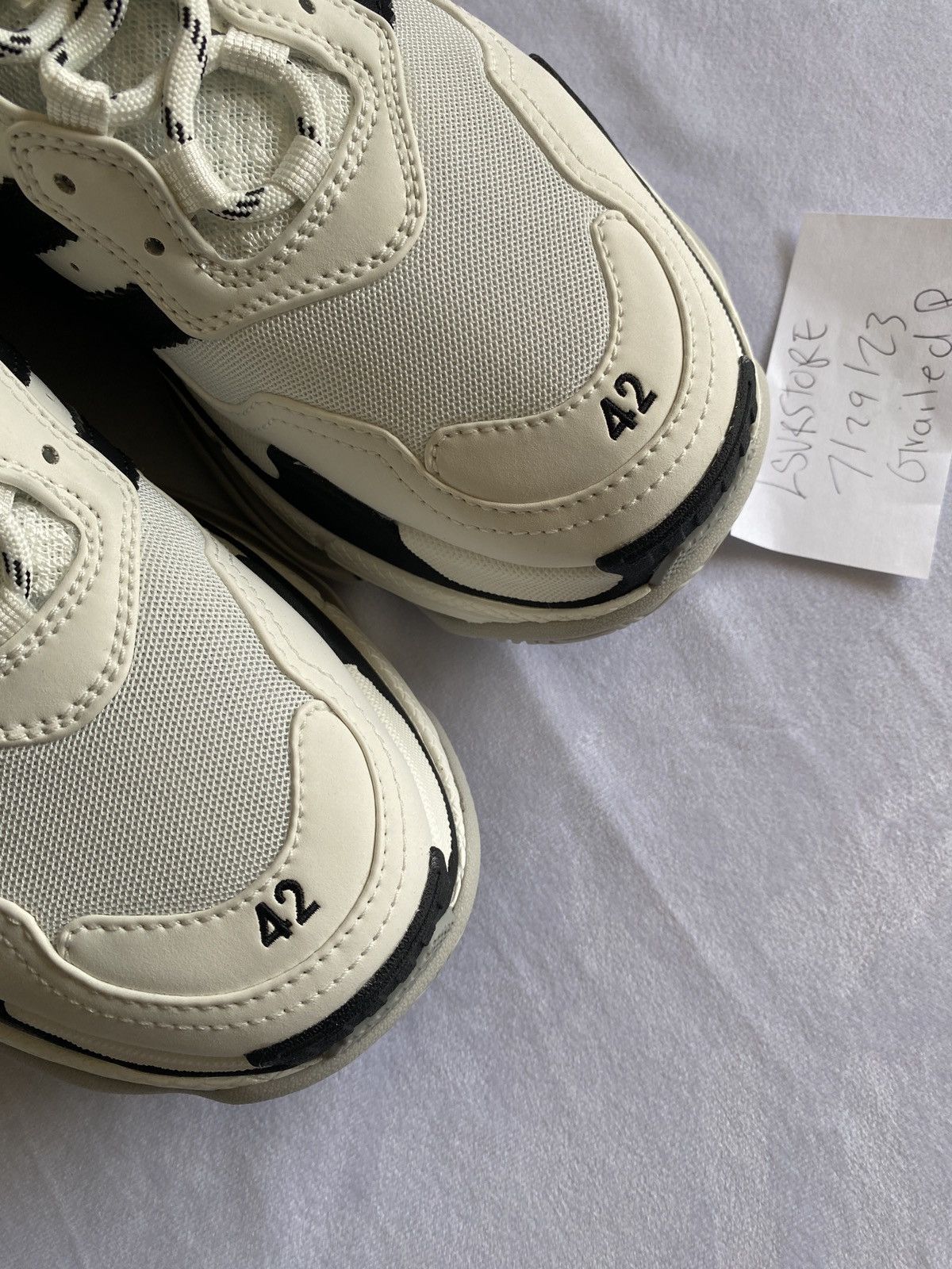 Adidas × Balenciaga Balenciaga adidas Triple S Sneaker White 42 9US Gently Used Size US 9 / EU 42 - 7 Thumbnail