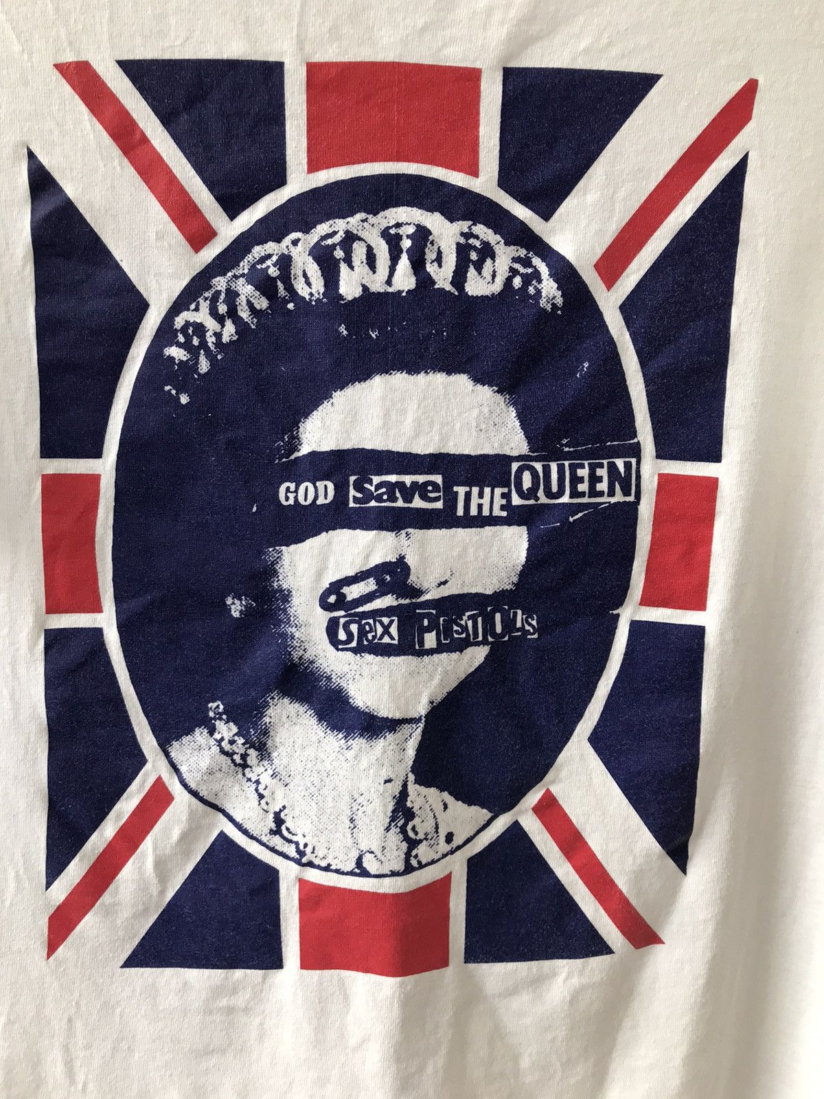 Band Tees Sex Pistol God Save The Queen Bootleg by Wall Of Fame Size US M / EU 48-50 / 2 - 2 Thumbnail