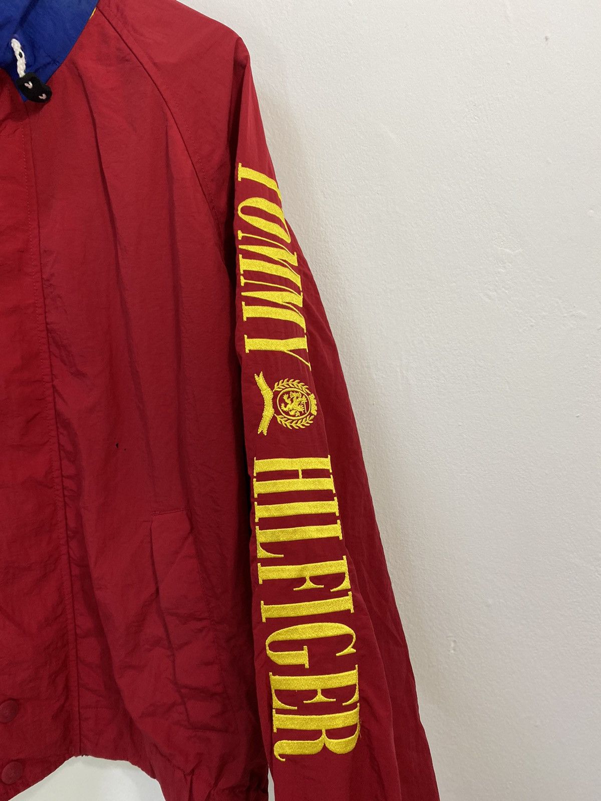 Tommy Hilfiger VTG 90’s Tommy Hilfiger Windbreaker Jacket Logo Design Rare Size US L / EU 52-54 / 3 - 4 Thumbnail