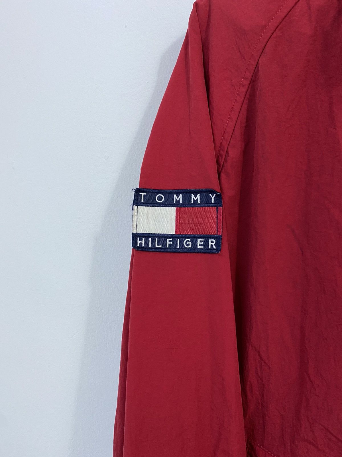 Tommy Hilfiger VTG 90’s Tommy Hilfiger Windbreaker Jacket Logo Design Rare Size US L / EU 52-54 / 3 - 6 Thumbnail
