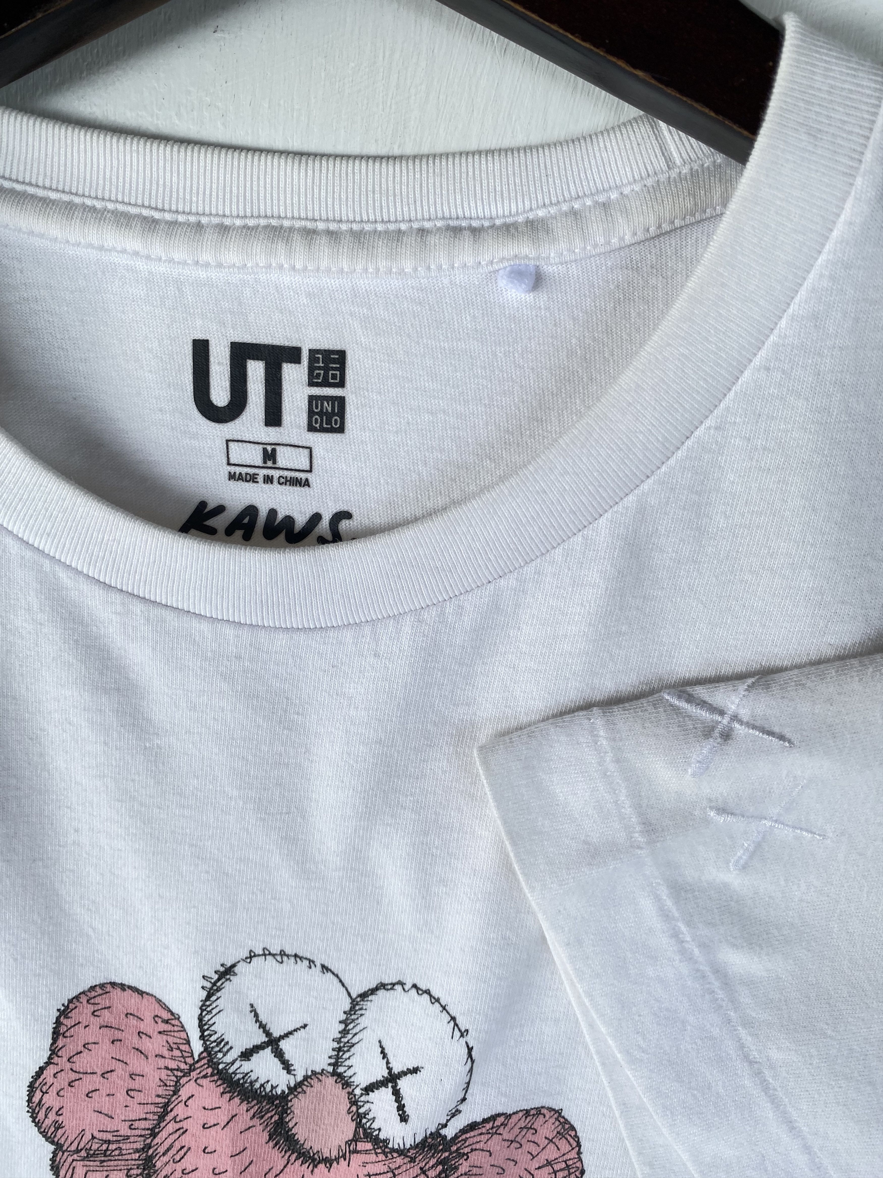 Kaws × Uniqlo KAWS x Uniqlo Japanese brand tee Shirt Size US M / EU 48-50 / 2 - 3 Thumbnail