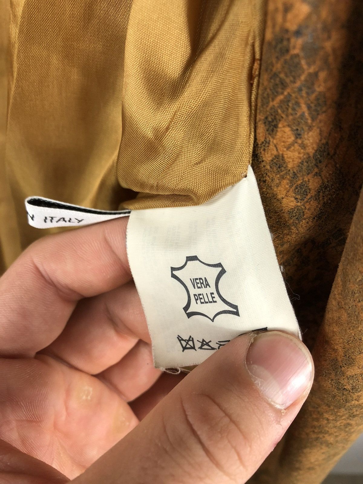 Designer × Vintage Mabrun Woman’s Crocodile Leather Jackets Button Style Sz L Size L / US 10 / IT 46 - 8 Thumbnail