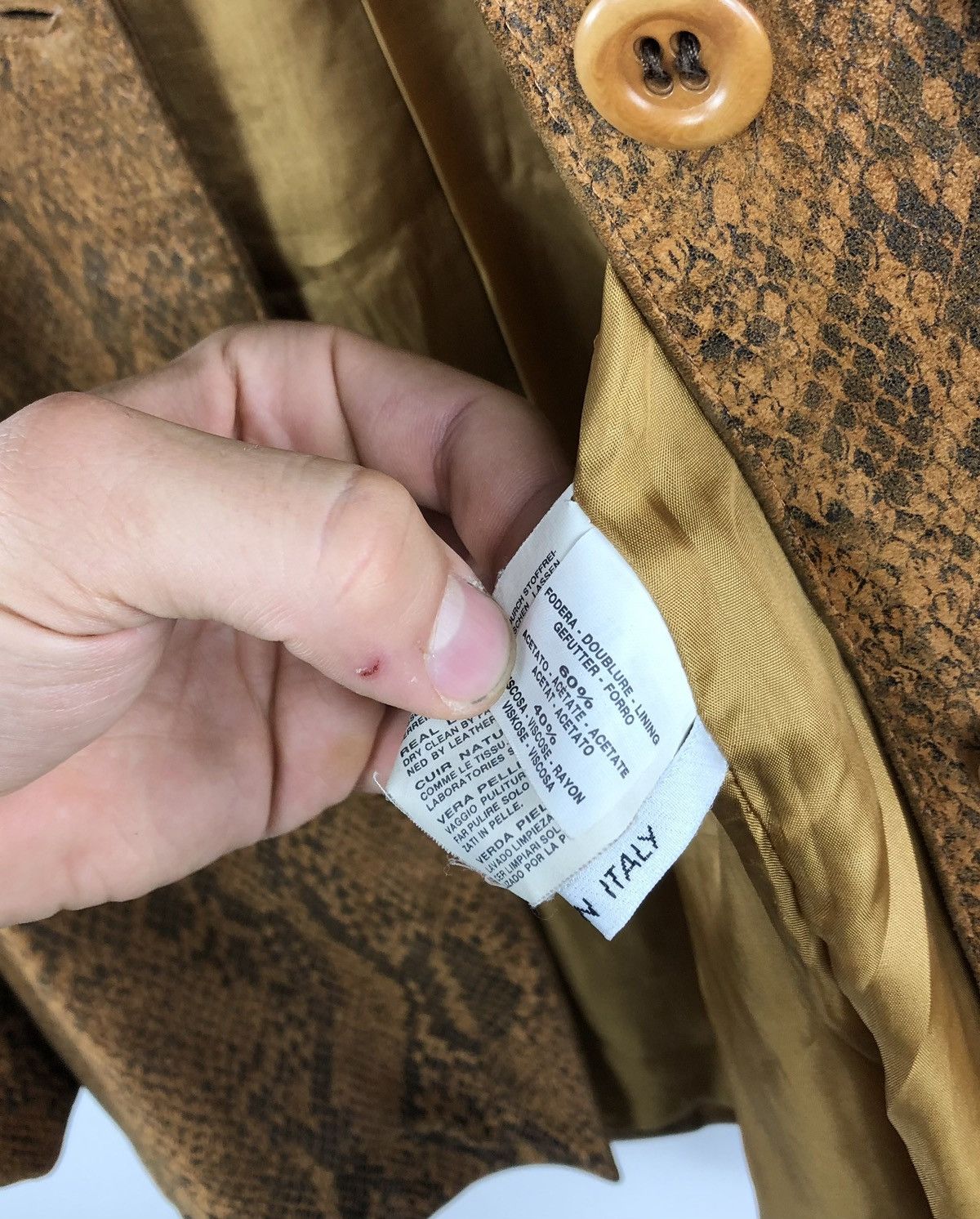 Designer × Vintage Mabrun Woman’s Crocodile Leather Jackets Button Style Sz L Size L / US 10 / IT 46 - 7 Thumbnail