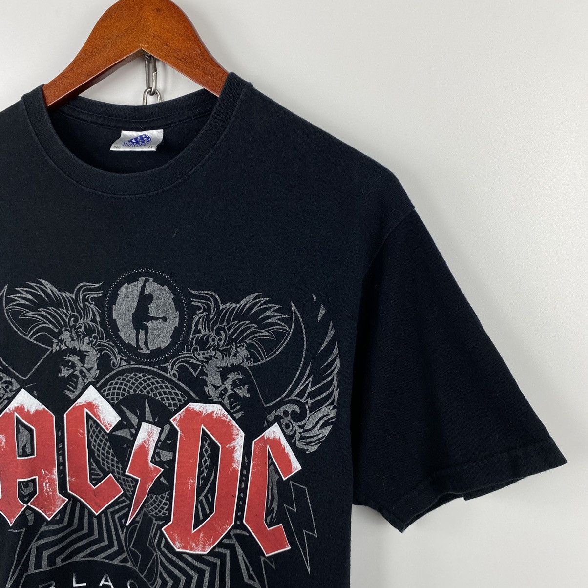 AC/DC × Band Tees × Vintage Vintage 2000’s AC/DC Black Ice T-Shirt Black Size M Size US M / EU 48-50 / 2 - 3 Thumbnail