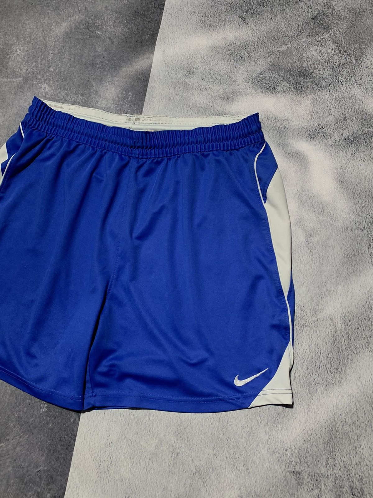 Nike Vintage Y2K Nike bottoms shorts swoosh streetwear size L Size US 34 / EU 50 - 2 Thumbnail