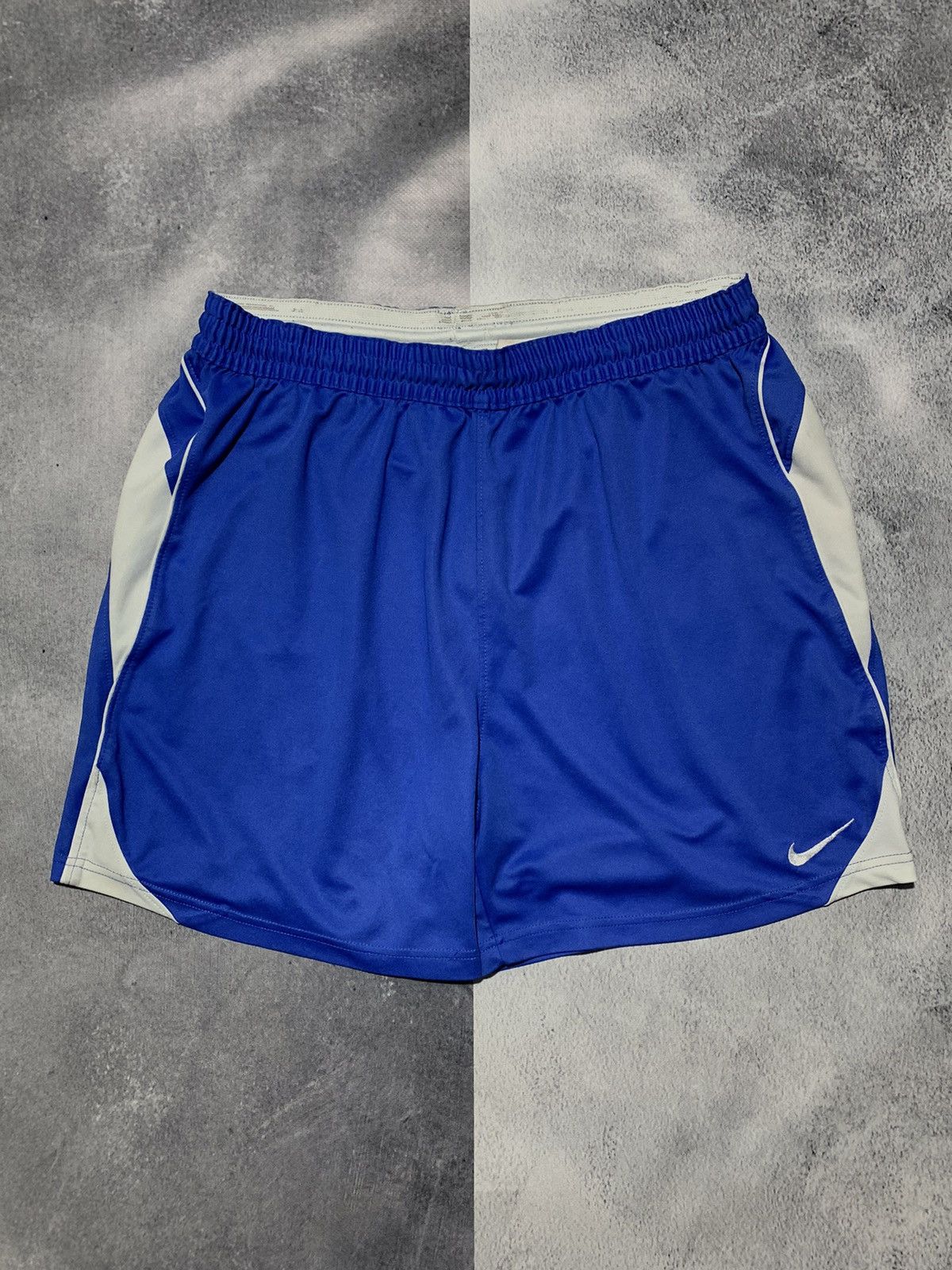 Nike Vintage Y2K Nike bottoms shorts swoosh streetwear size L Size US 34 / EU 50 - 1 Thumbnail