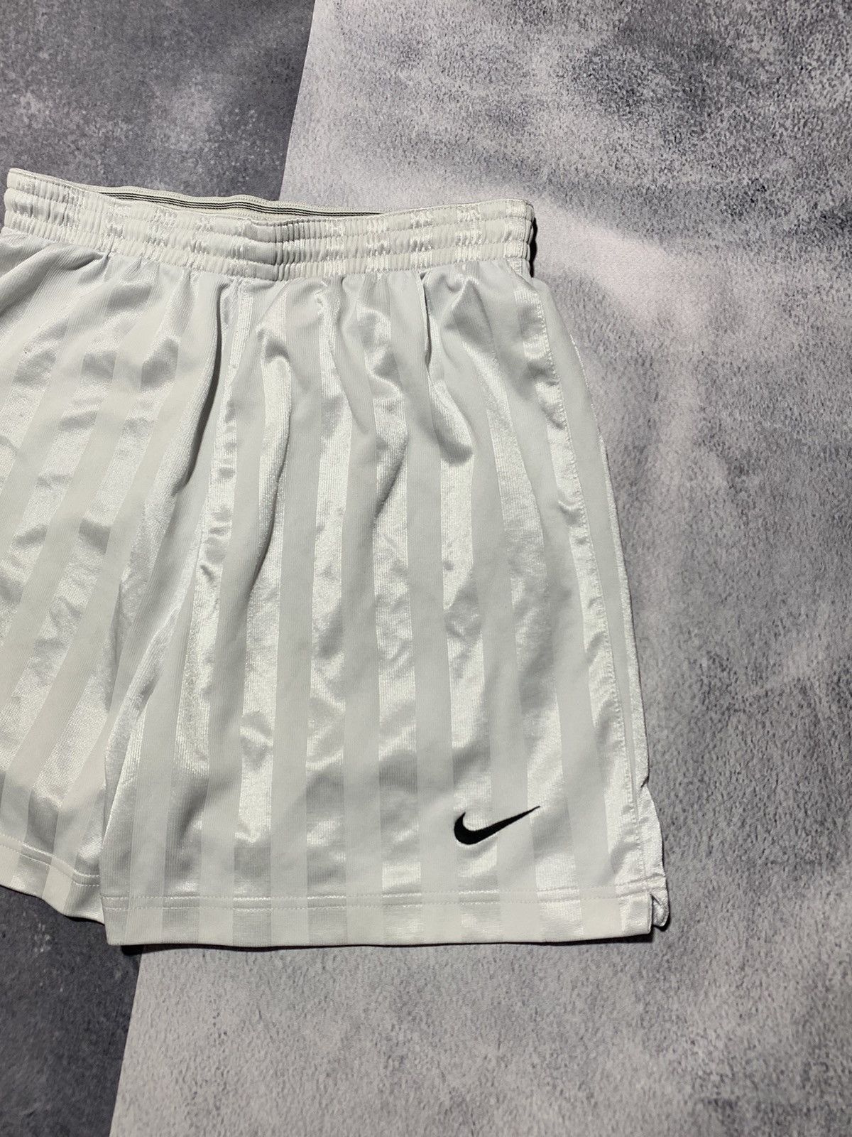 Nike × Vintage Vintage Y2K Nike bottoms shorts swoosh streetwear size M Size US 32 / EU 48 - 2 Thumbnail