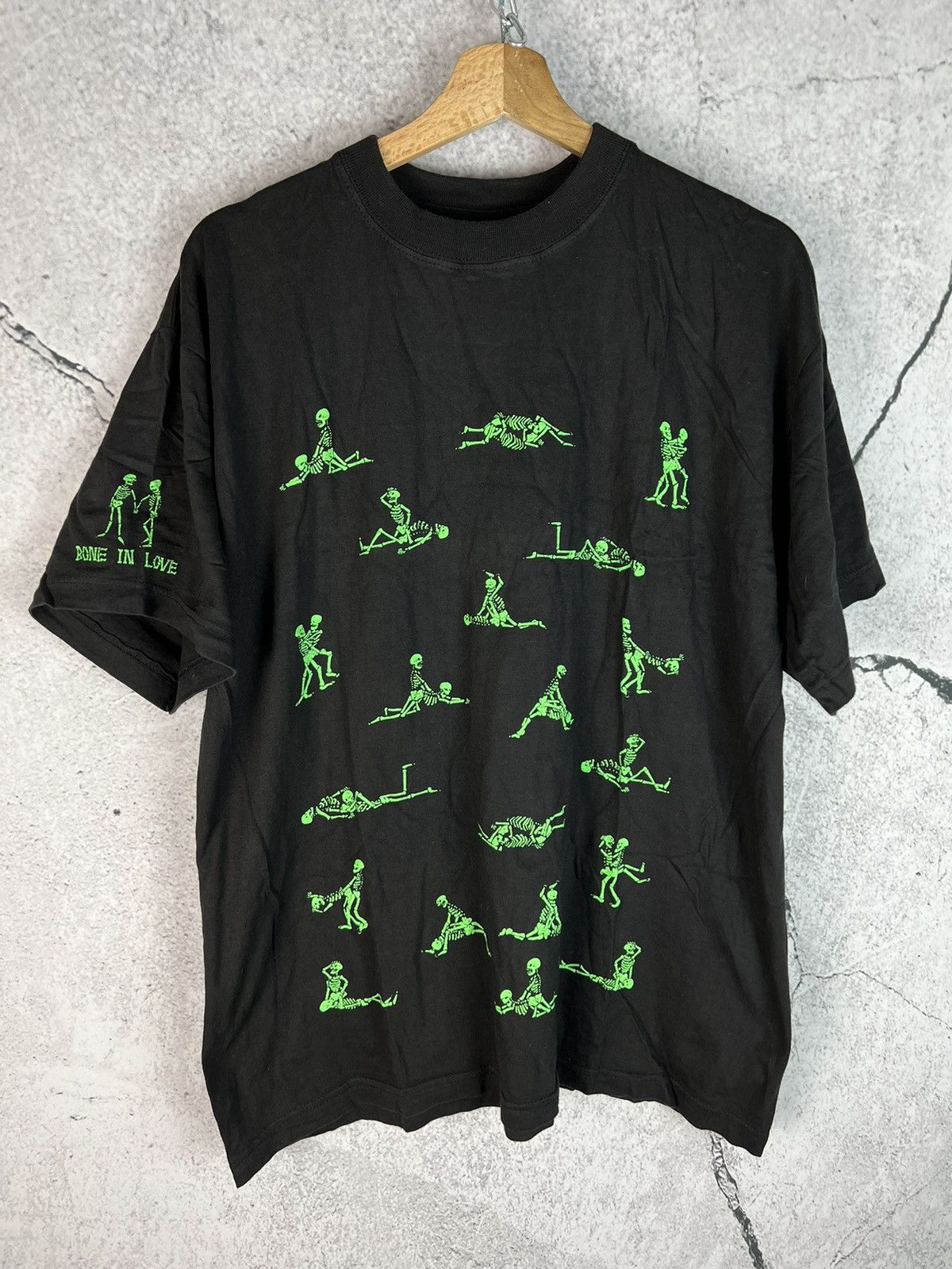 Vintage Vintage bone in love 69 skeleton tshirt Size US L / EU 52-54 / 3 - 1 Thumbnail