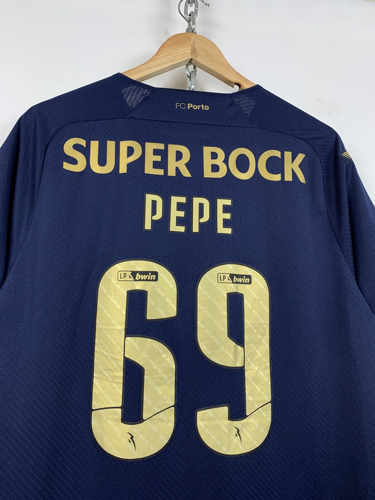 New Balance New Balance FC Porto 2021-22 Pepe #69 Away Soccer Jersey Size US L / EU 52-54 / 3 - 8 Thumbnail