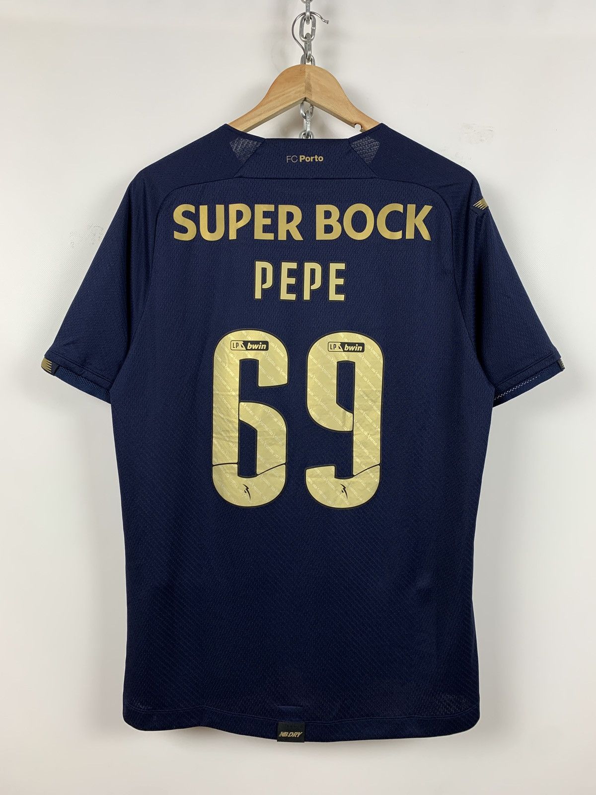 New Balance New Balance FC Porto 2021-22 Pepe #69 Away Soccer Jersey Size US L / EU 52-54 / 3 - 2 Thumbnail