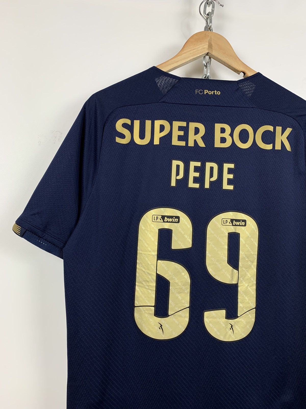 New Balance New Balance FC Porto 2021-22 Pepe #69 Away Soccer Jersey Size US L / EU 52-54 / 3 - 6 Thumbnail