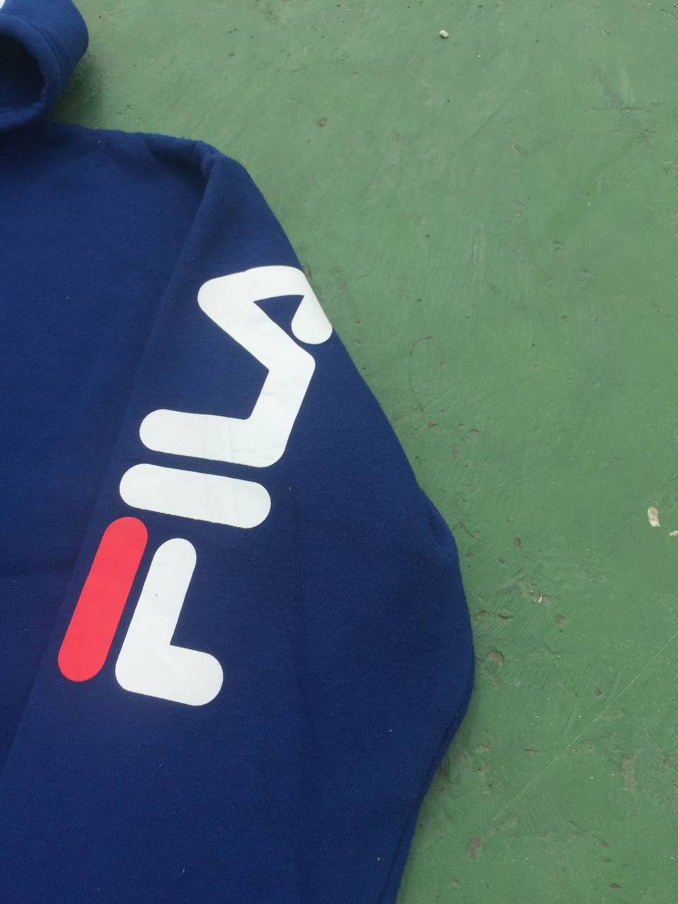 Fila Vintage Fila Mini Center Logo Embroidered Hoodie Size US L / EU 52-54 / 3 - 3 Thumbnail