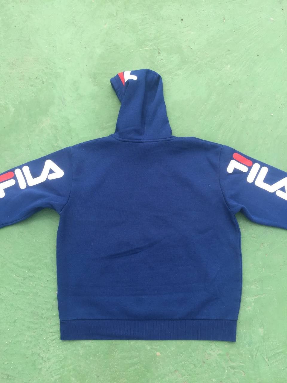 Fila Vintage Fila Mini Center Logo Embroidered Hoodie Size US L / EU 52-54 / 3 - 7 Thumbnail