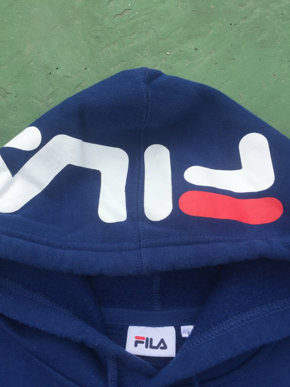 Fila Vintage Fila Mini Center Logo Embroidered Hoodie Size US L / EU 52-54 / 3 - 5 Thumbnail