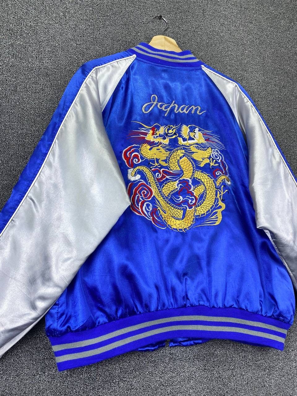 Japanese Brand Vintage Sukajan Dragon Embroidery Big Logo Souvenir Jacket Size US L / EU 52-54 / 3 - 3 Thumbnail