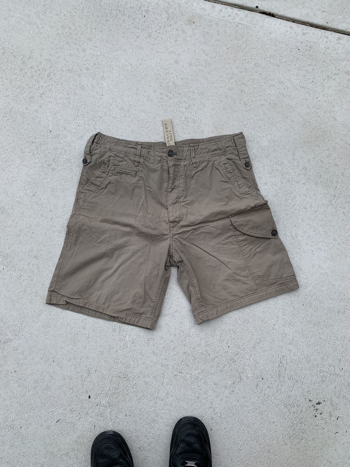 Burberry Burberry cargo shorts 34x19 Size US 34 / EU 50 - 1 Thumbnail