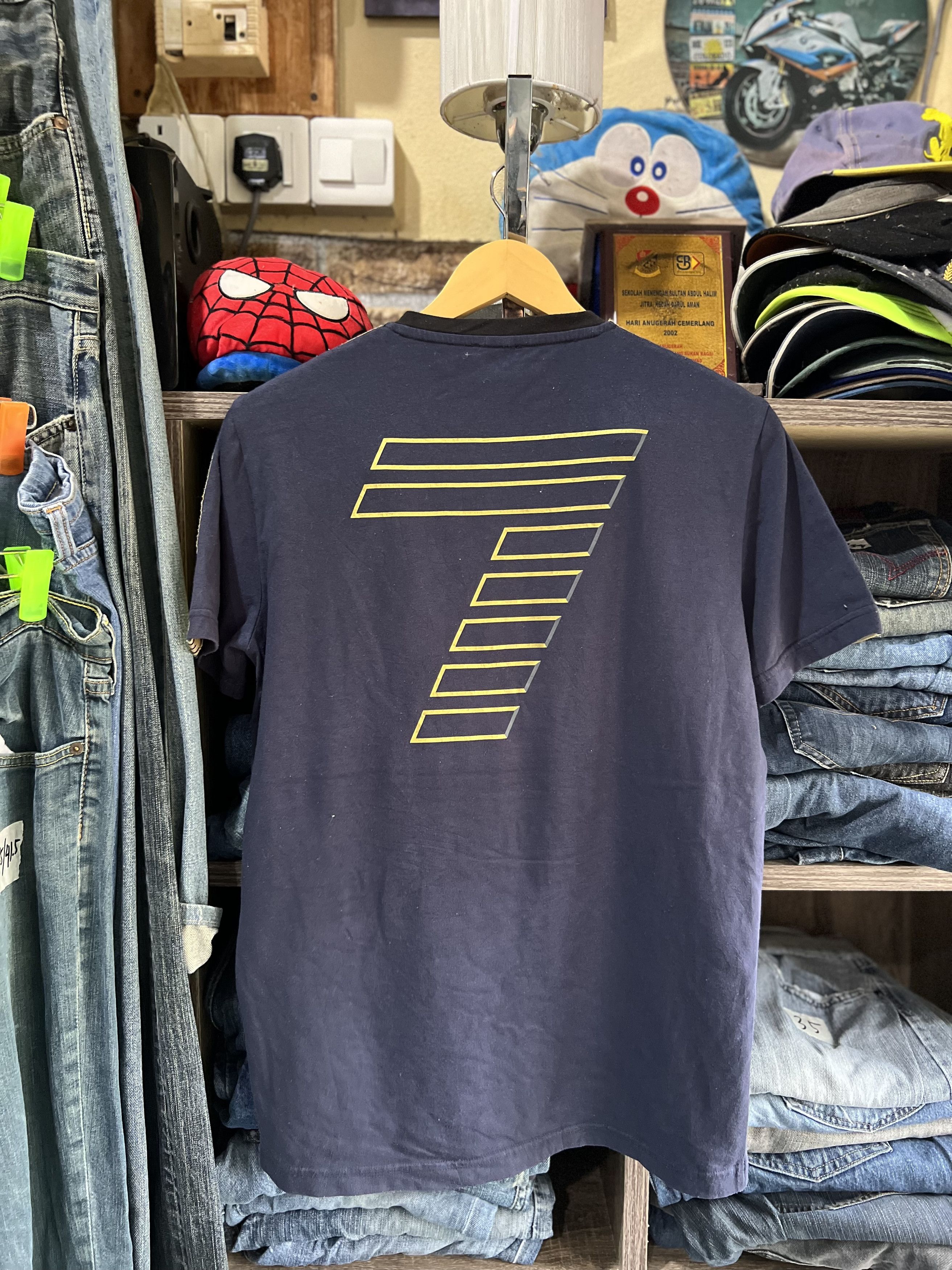 Emporio Armani 🔥Emporio Armani No 7 Gold Sidestripe Size US M / EU 48-50 / 2 - 12 Thumbnail