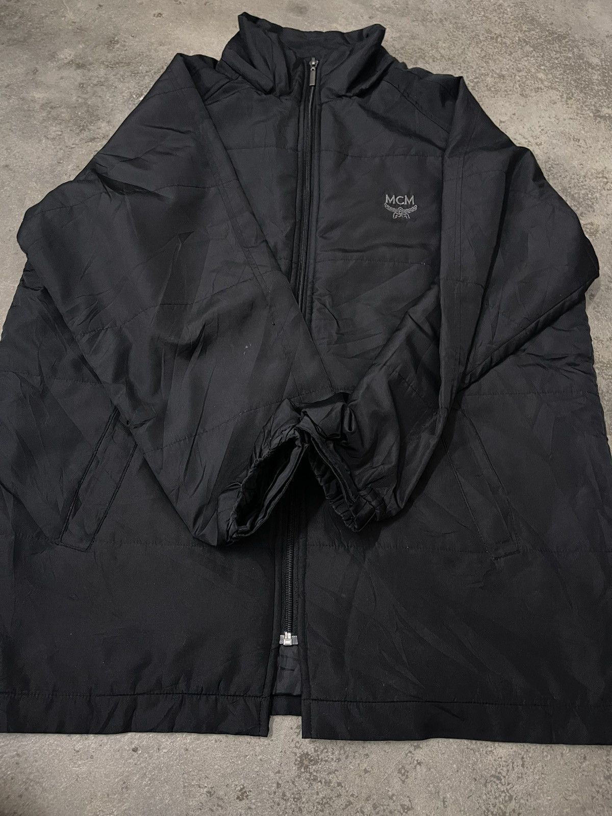 MCM MCM Legere Nylon Puffer Jacket – Lightweight & Stylish Size US M / EU 48-50 / 2 - 3 Thumbnail