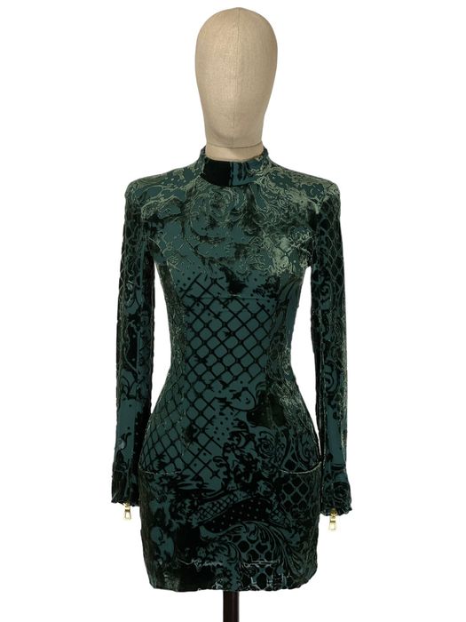 H and m 2024 green velvet dress