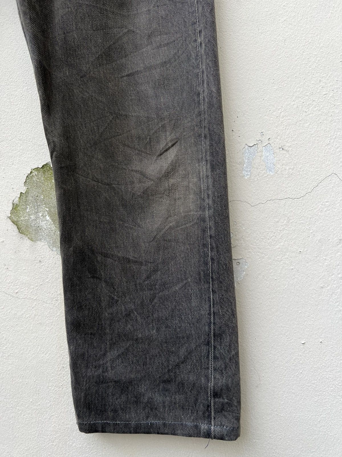 Levi's Vintage 1995 Levi’s 501 Jeans Fade Black Denim Trashed Jeans Size US 32 / EU 48 - 13 Thumbnail
