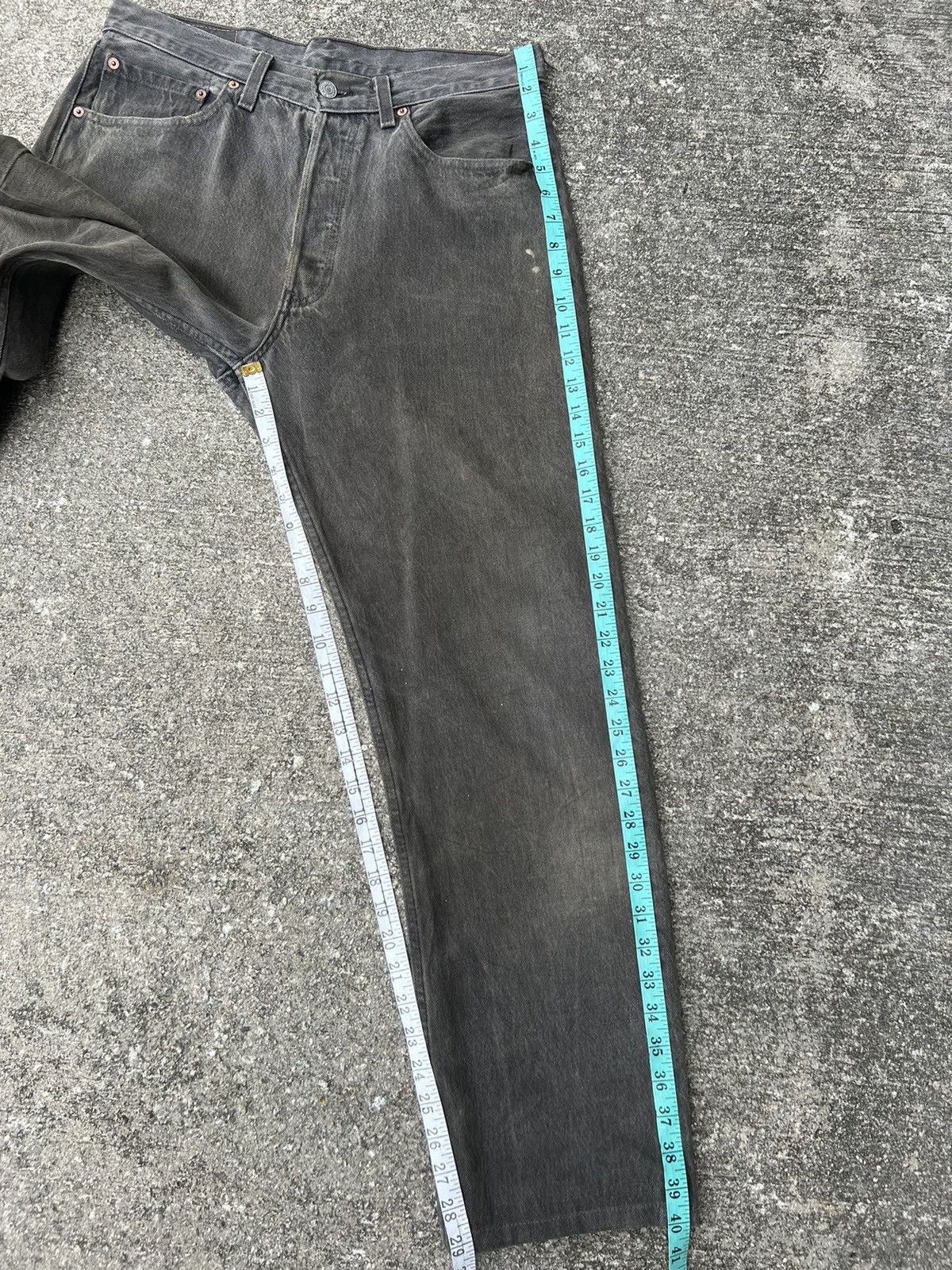 Levi's Vintage 1995 Levi’s 501 Jeans Fade Black Denim Trashed Jeans Size US 32 / EU 48 - 4 Thumbnail