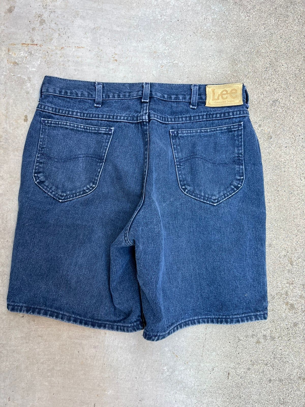 Vintage Vintage 90s faded Lee shorts Size US 34 / EU 50 - 1 Preview