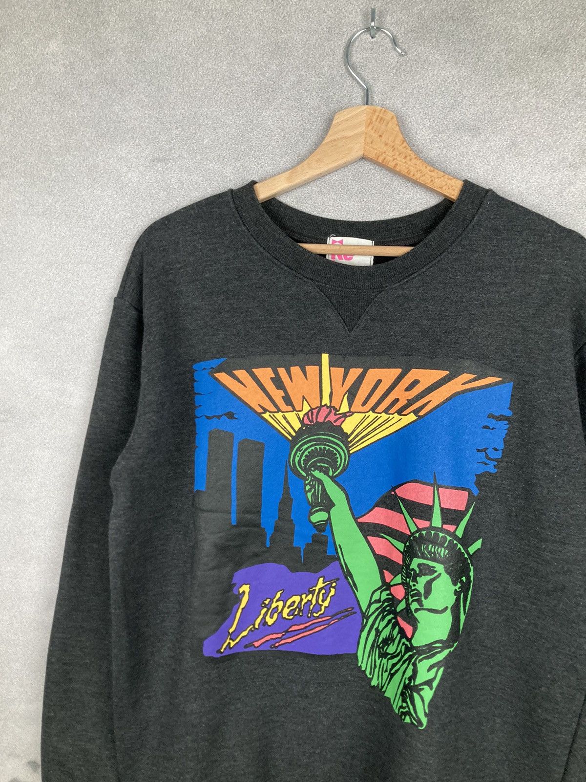 Vintage Vintage New York Statue of Liberty Sweatshirt Rare Graphic Size US M / EU 48-50 / 2 - 3 Thumbnail