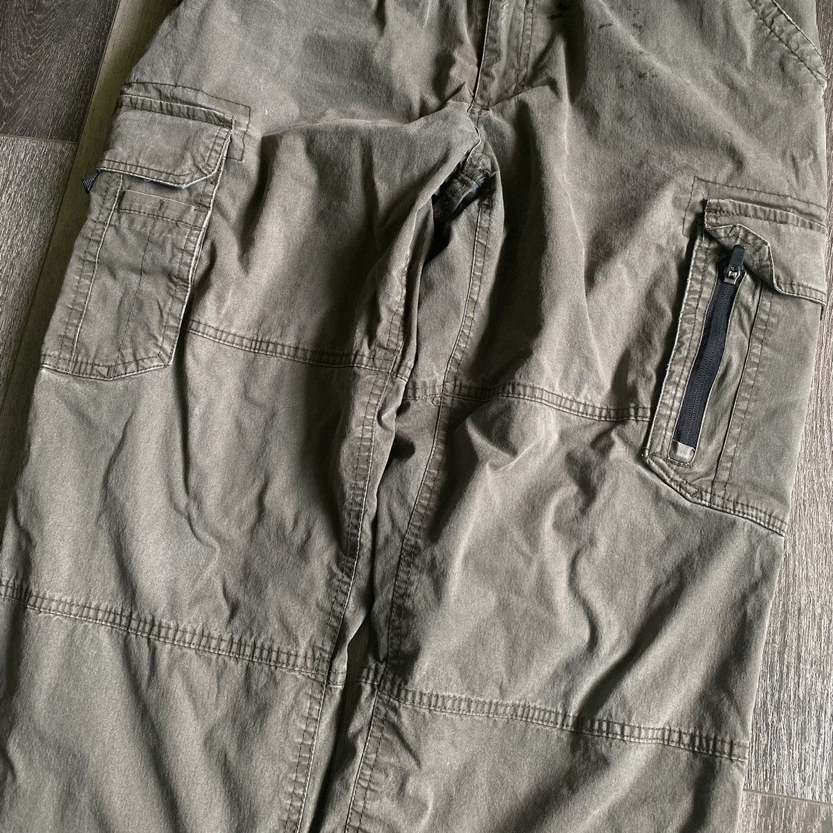 Vintage Vintage 2000s BC Clothing Pocket Belt Washed Cargo Pants x30 Size US 33 - 5 Thumbnail