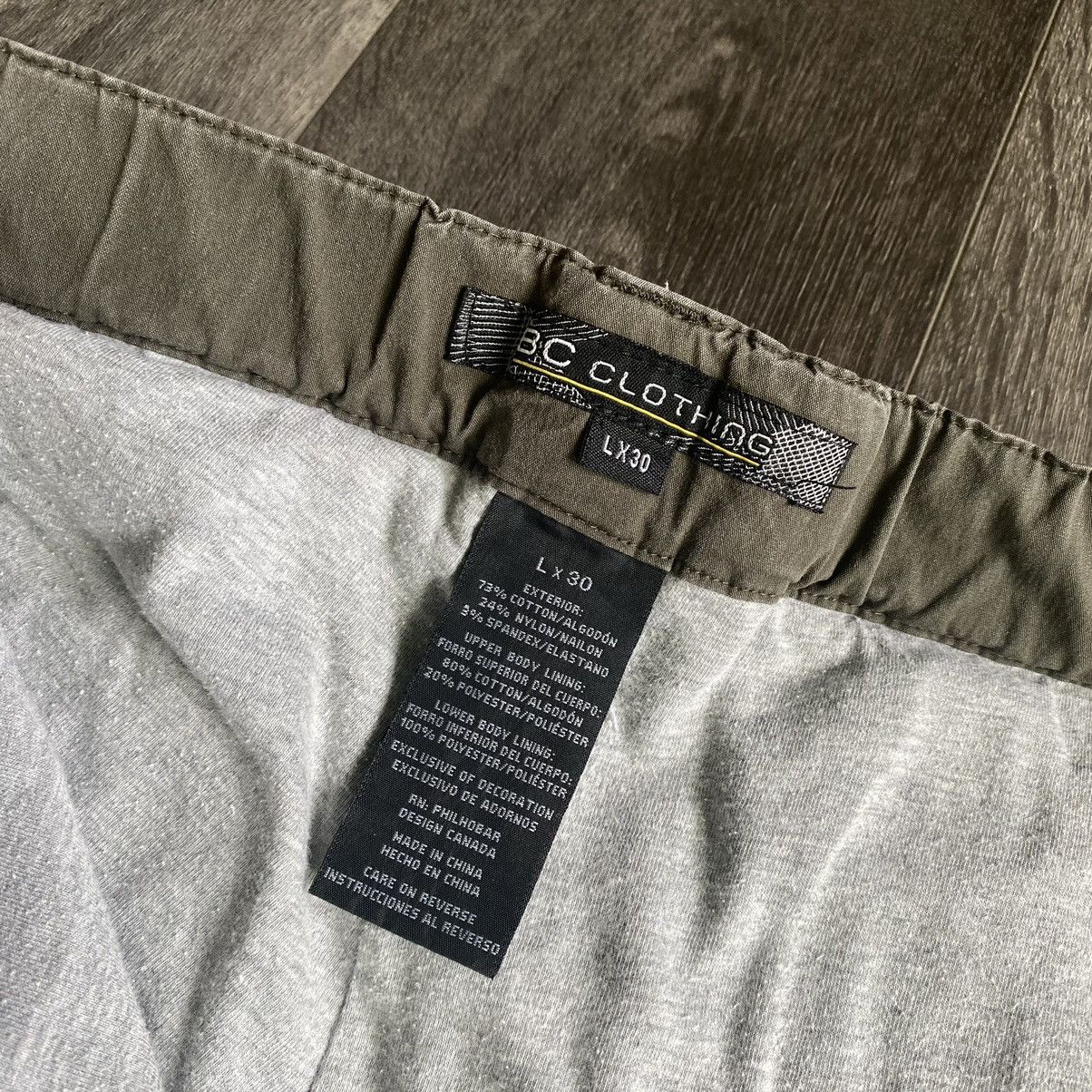 Vintage Vintage 2000s BC Clothing Pocket Belt Washed Cargo Pants x30 Size US 33 - 10 Thumbnail