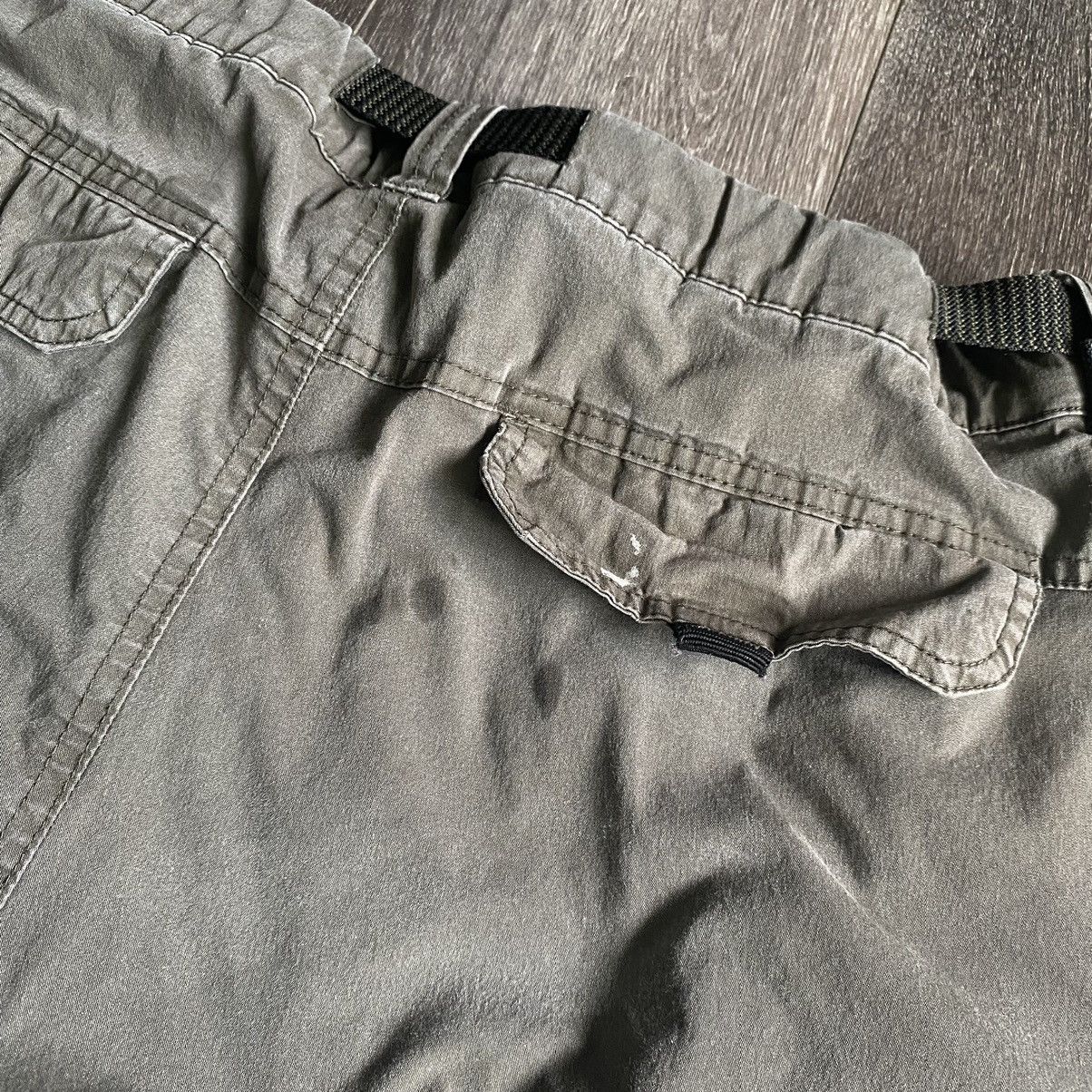 Vintage Vintage 2000s BC Clothing Pocket Belt Washed Cargo Pants x30 Size US 33 - 12 Thumbnail