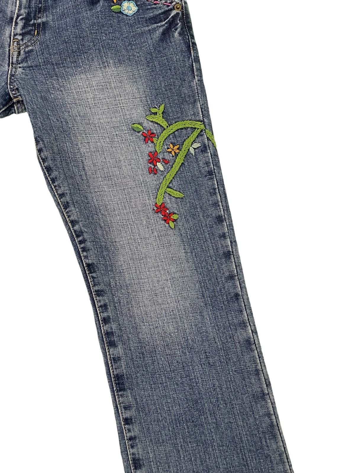 Japanese Brand Embroydery Jeans As Know As De Base Low Rise Denim 2🟦3 Size US 31 - 15 Thumbnail