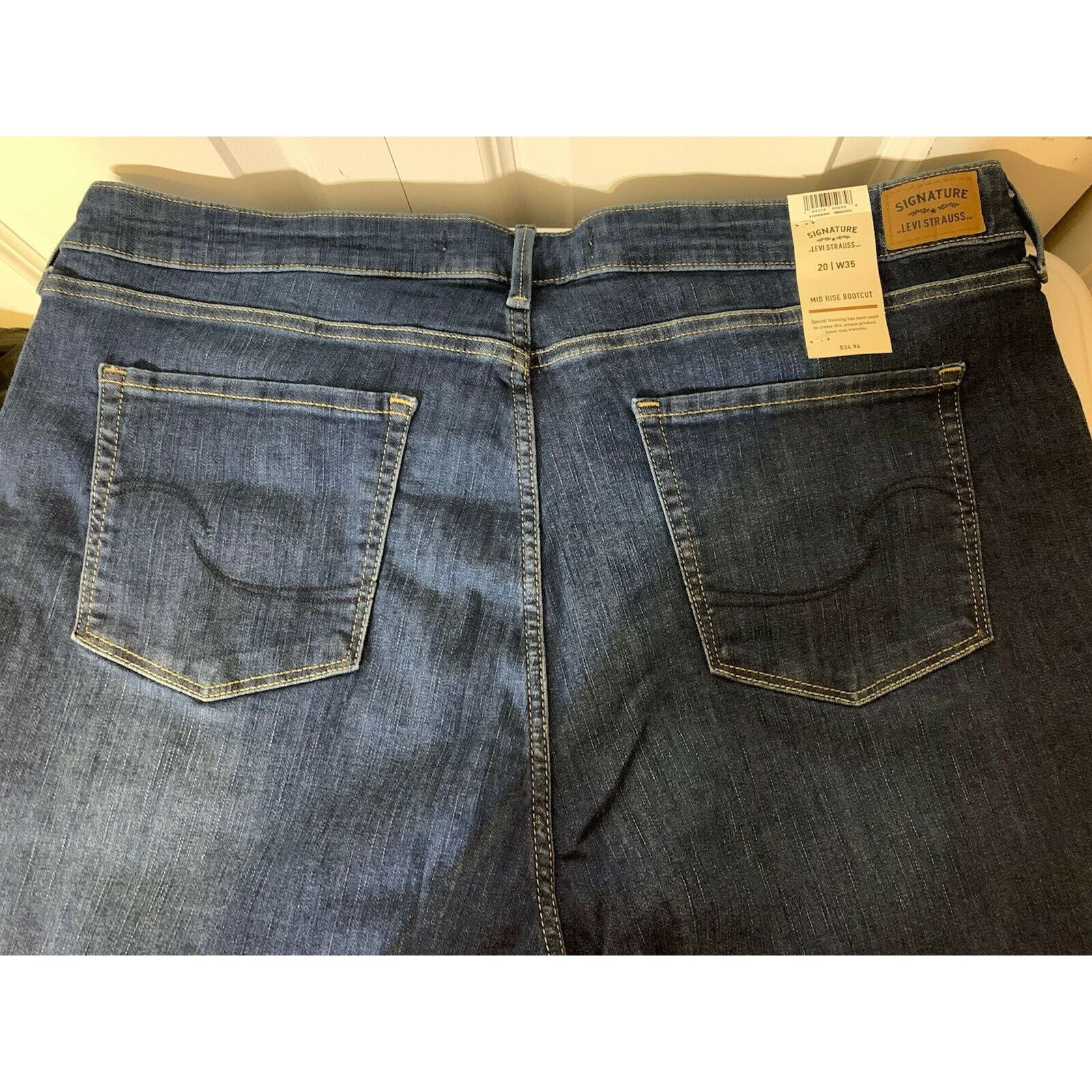 Levi's New LEVI STRAUSS SIGNATURE WOMEN 20/35W MID-RISE BOOTCUT STR Size 42" / US 20 - 9 Thumbnail