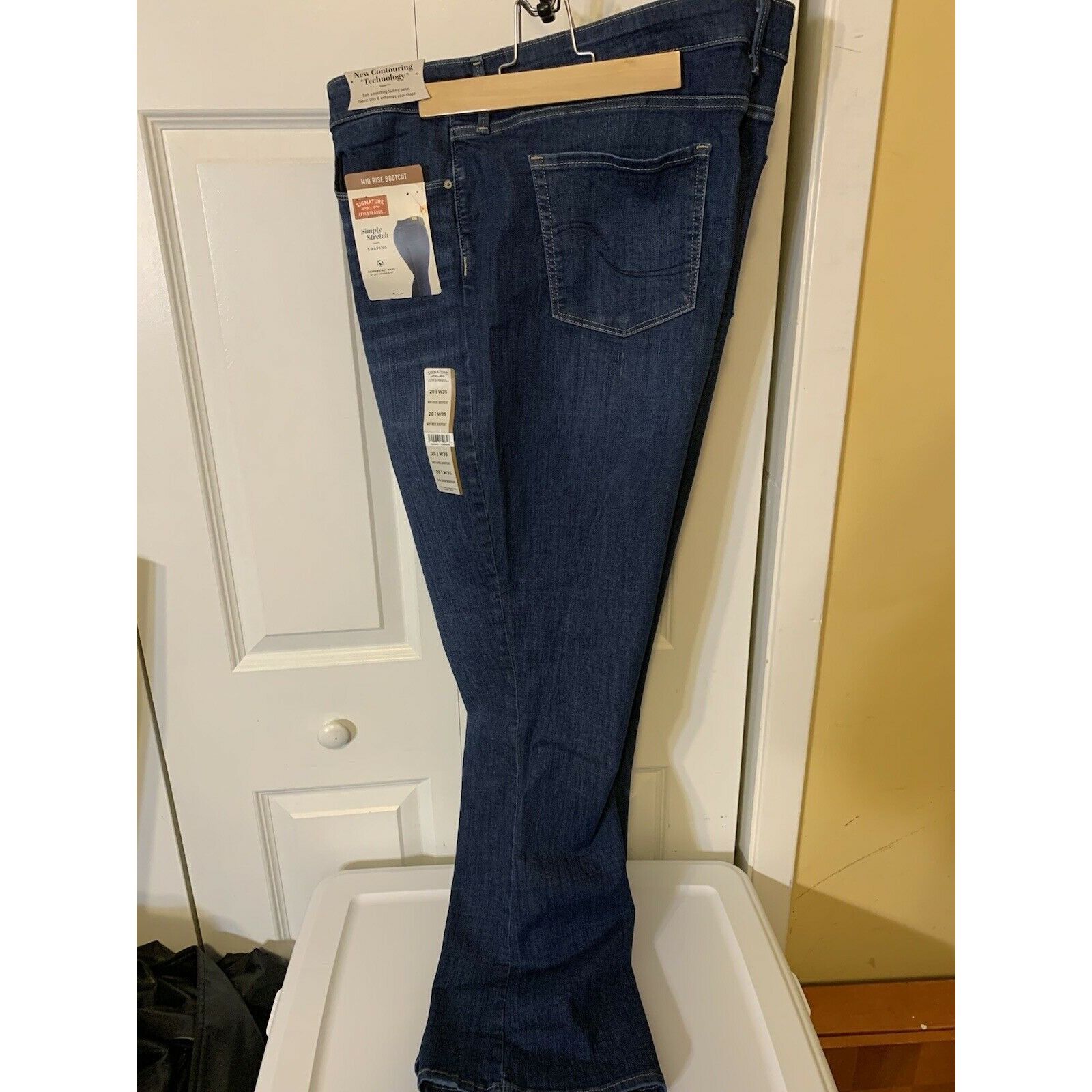 Levi's New LEVI STRAUSS SIGNATURE WOMEN 20/35W MID-RISE BOOTCUT STR Size 42" / US 20 - 5 Thumbnail