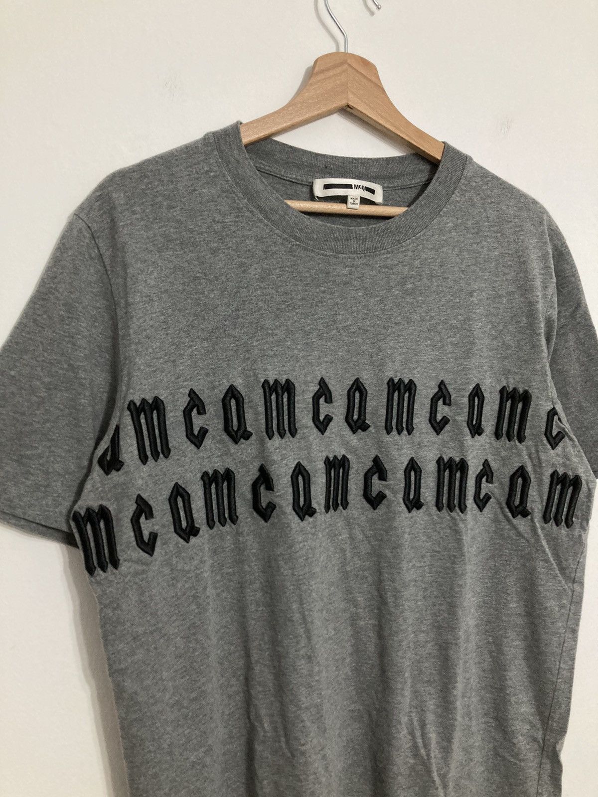 Alexander McQueen Alexander McQueen Tee Embroidered Logo Monogram Spellout Size US XL / EU 56 / 4 - 4 Thumbnail
