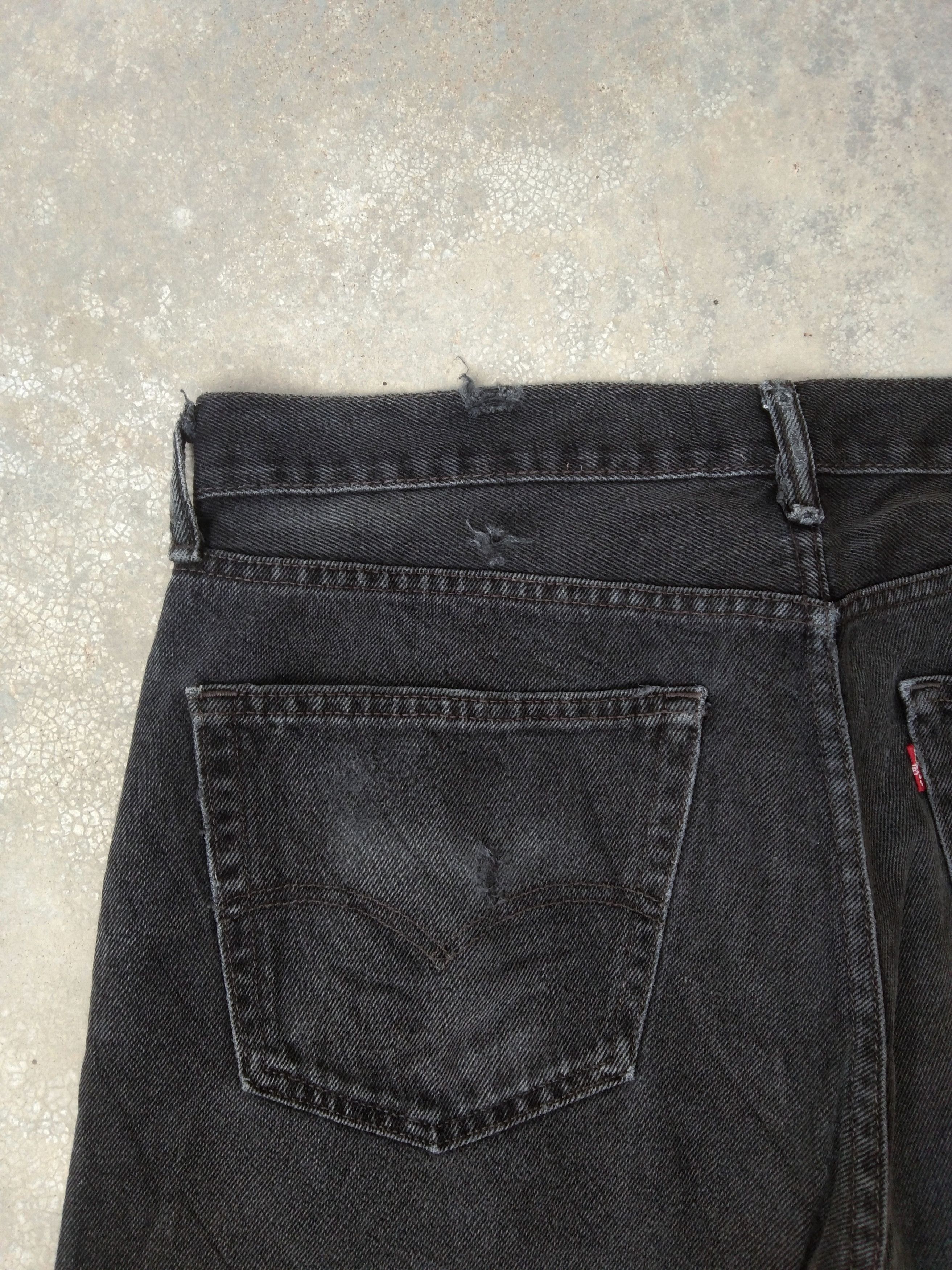Levi's Vintage Levi's Jeans 505 Faded Black Distressed Denim 38x29 Size US 38 / EU 54 - 4 Thumbnail