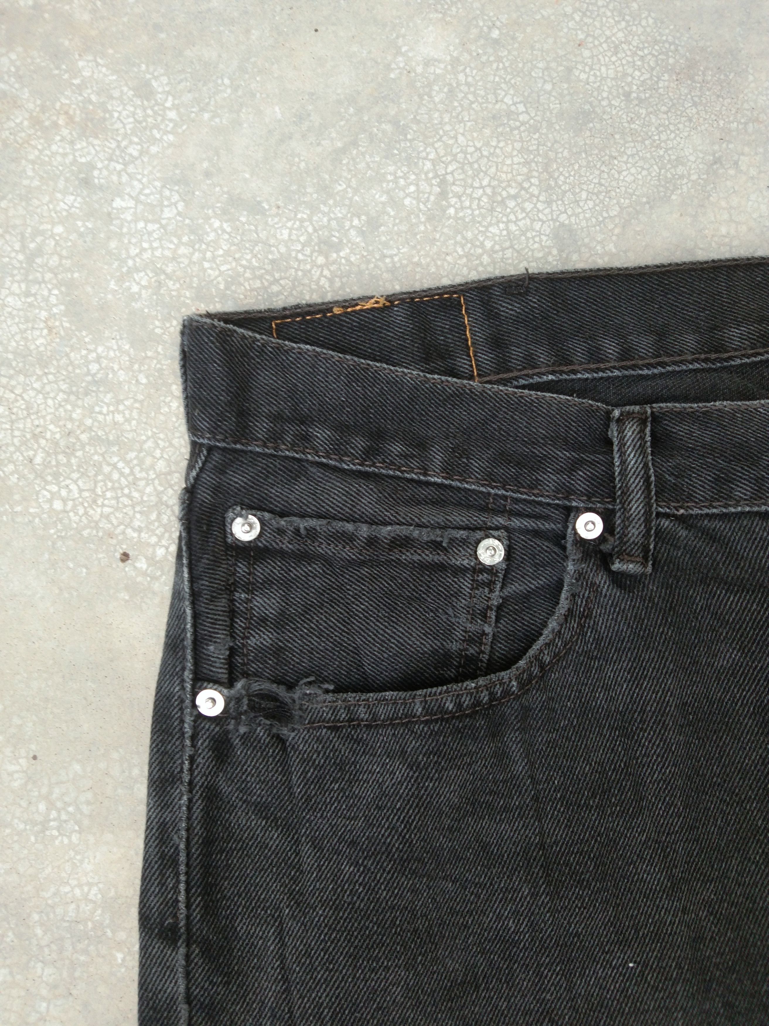 Levi's Vintage Levi's Jeans 505 Faded Black Distressed Denim 38x29 Size US 38 / EU 54 - 9 Thumbnail