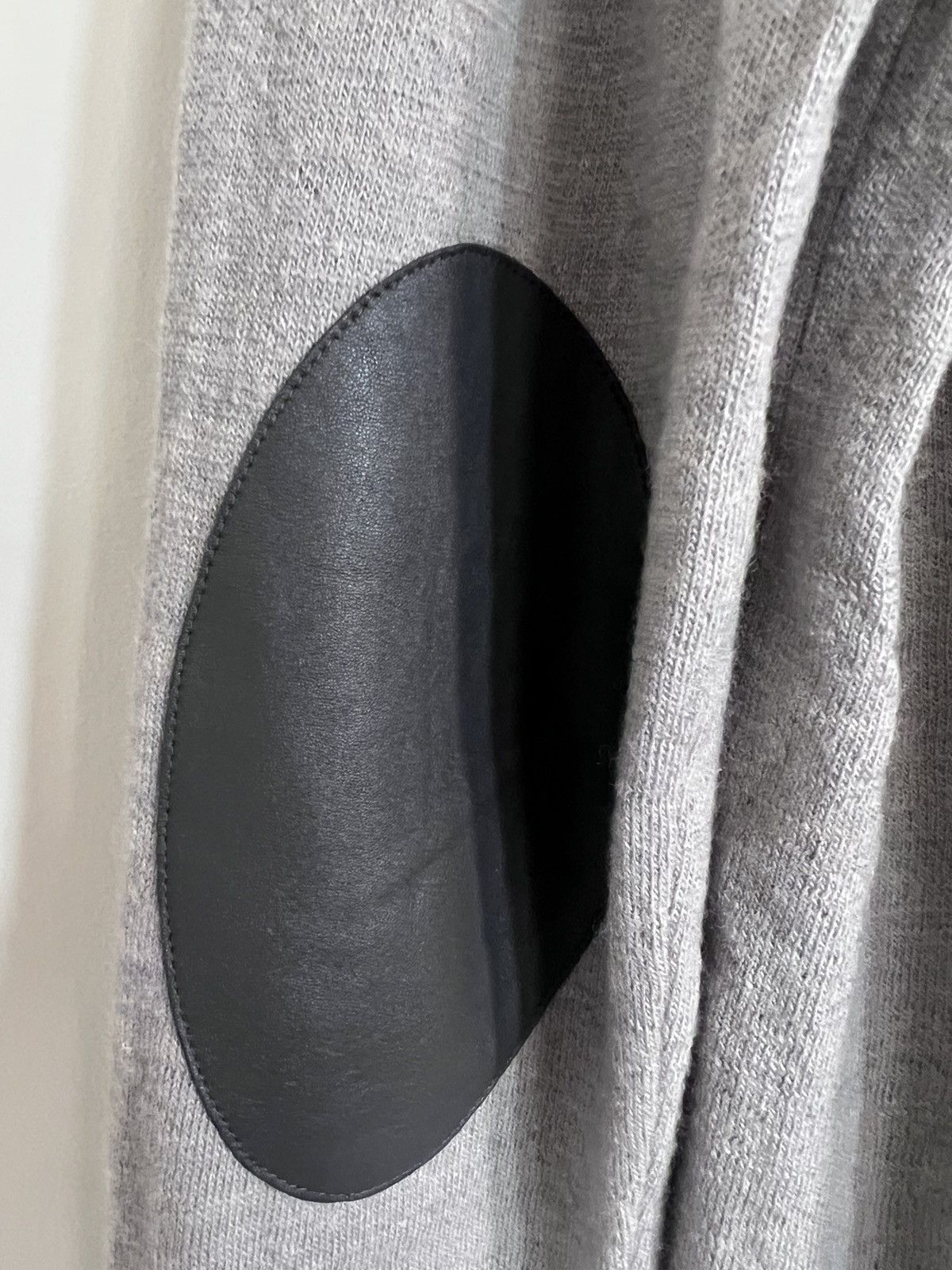 Maison Margiela FW13 Leather elbow-patch v-neck sweater/jumper, L, worn x 6 Size US L / EU 52-54 / 3 - 14 Thumbnail