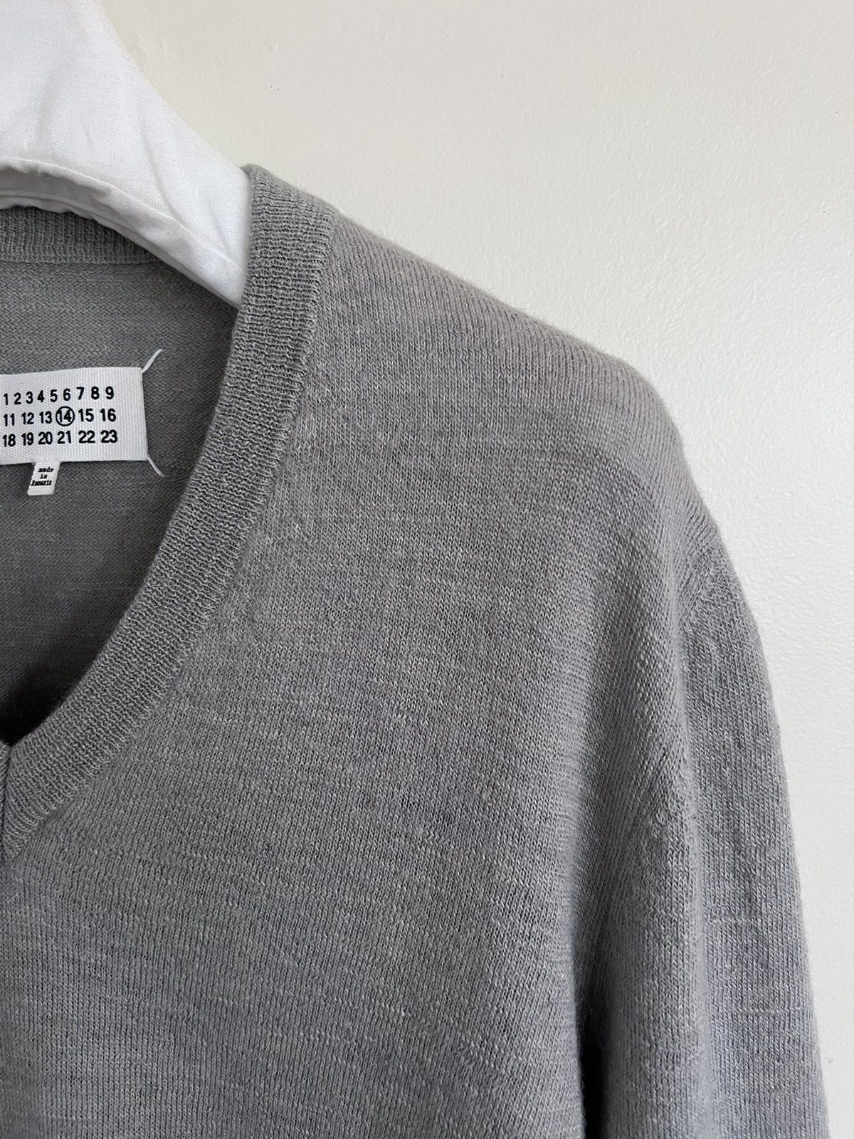 Maison Margiela FW13 Leather elbow-patch v-neck sweater/jumper, L, worn x 6 Size US L / EU 52-54 / 3 - 8 Thumbnail