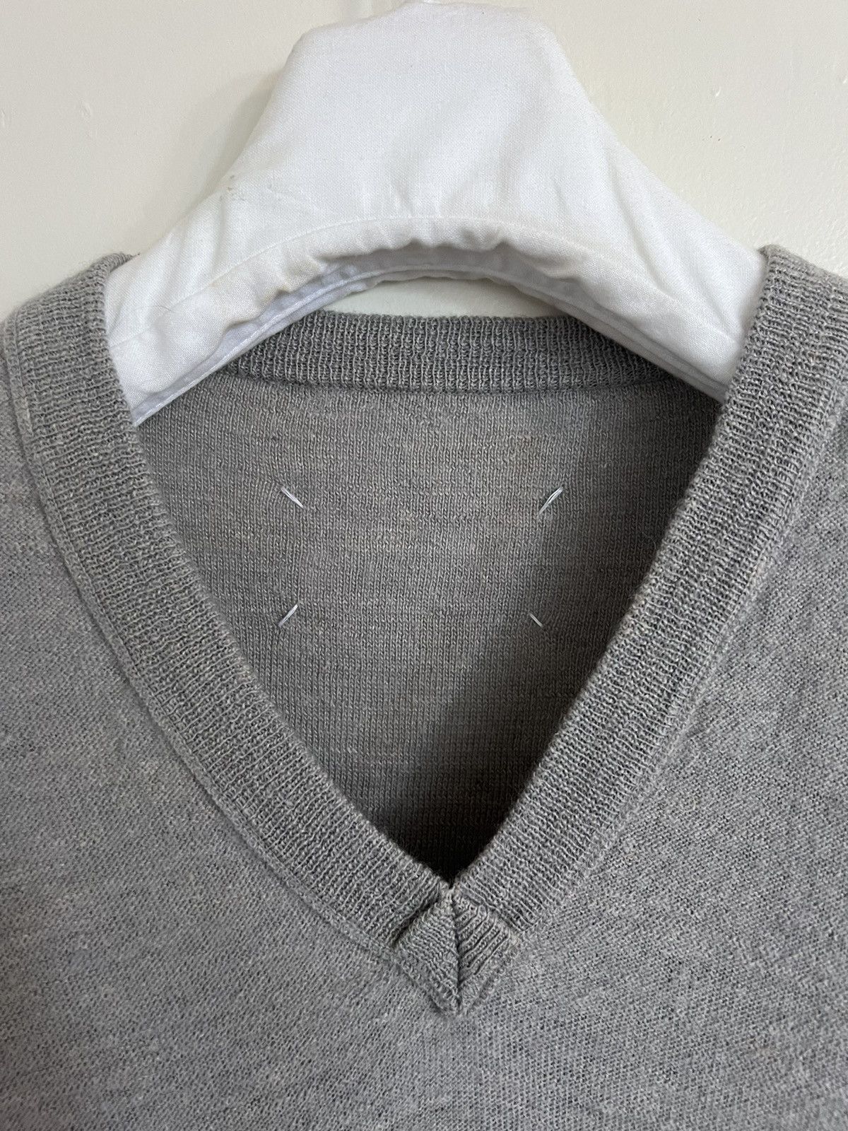 Maison Margiela FW13 Leather elbow-patch v-neck sweater/jumper, L, worn x 6 Size US L / EU 52-54 / 3 - 20 Thumbnail