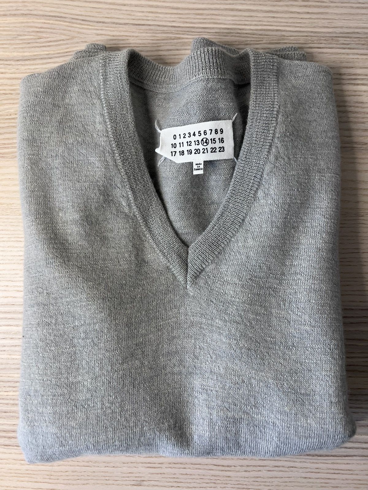 Maison Margiela FW13 Leather elbow-patch v-neck sweater/jumper, L, worn x 6 Size US L / EU 52-54 / 3 - 25 Thumbnail