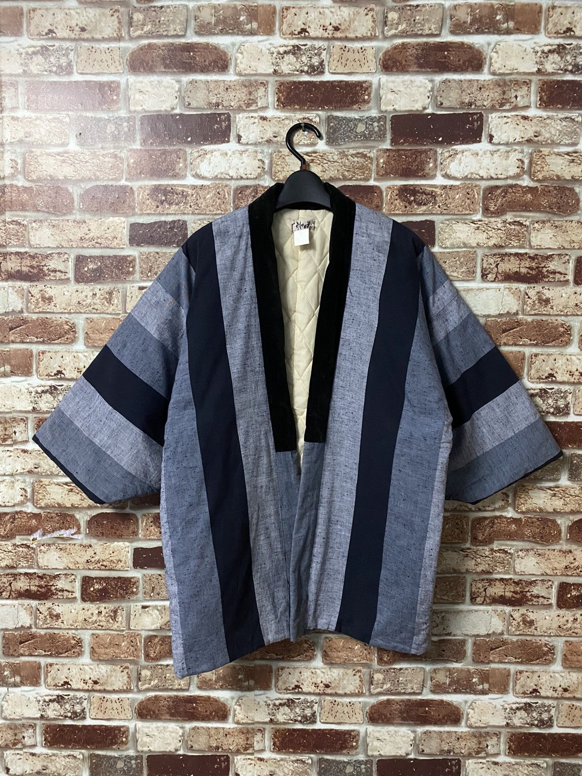 Japanese Brand Quited Lining Cotton Kimono Japanesse fashion Nice Design Size US L / EU 52-54 / 3 - 1 Thumbnail